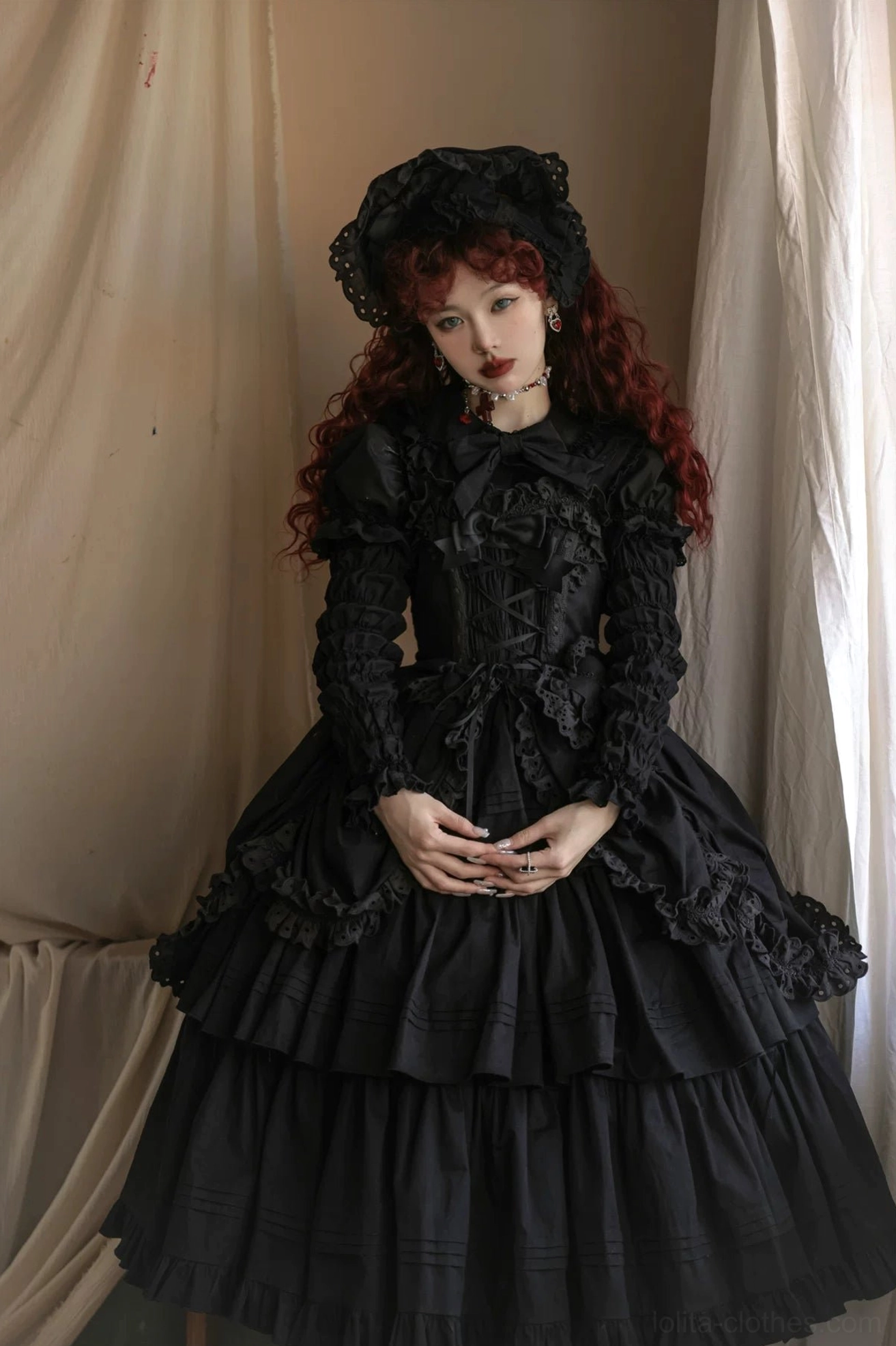 Community reviews and testimonials image featuring feedback from Lolita fashion enthusiasts about Gothic JSK