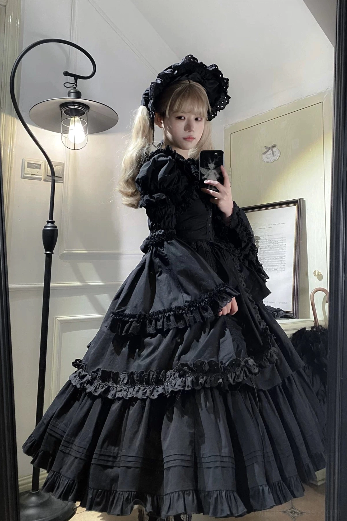 International shipping and delivery information for Gothic Lolita JSK with packaging and care during transit