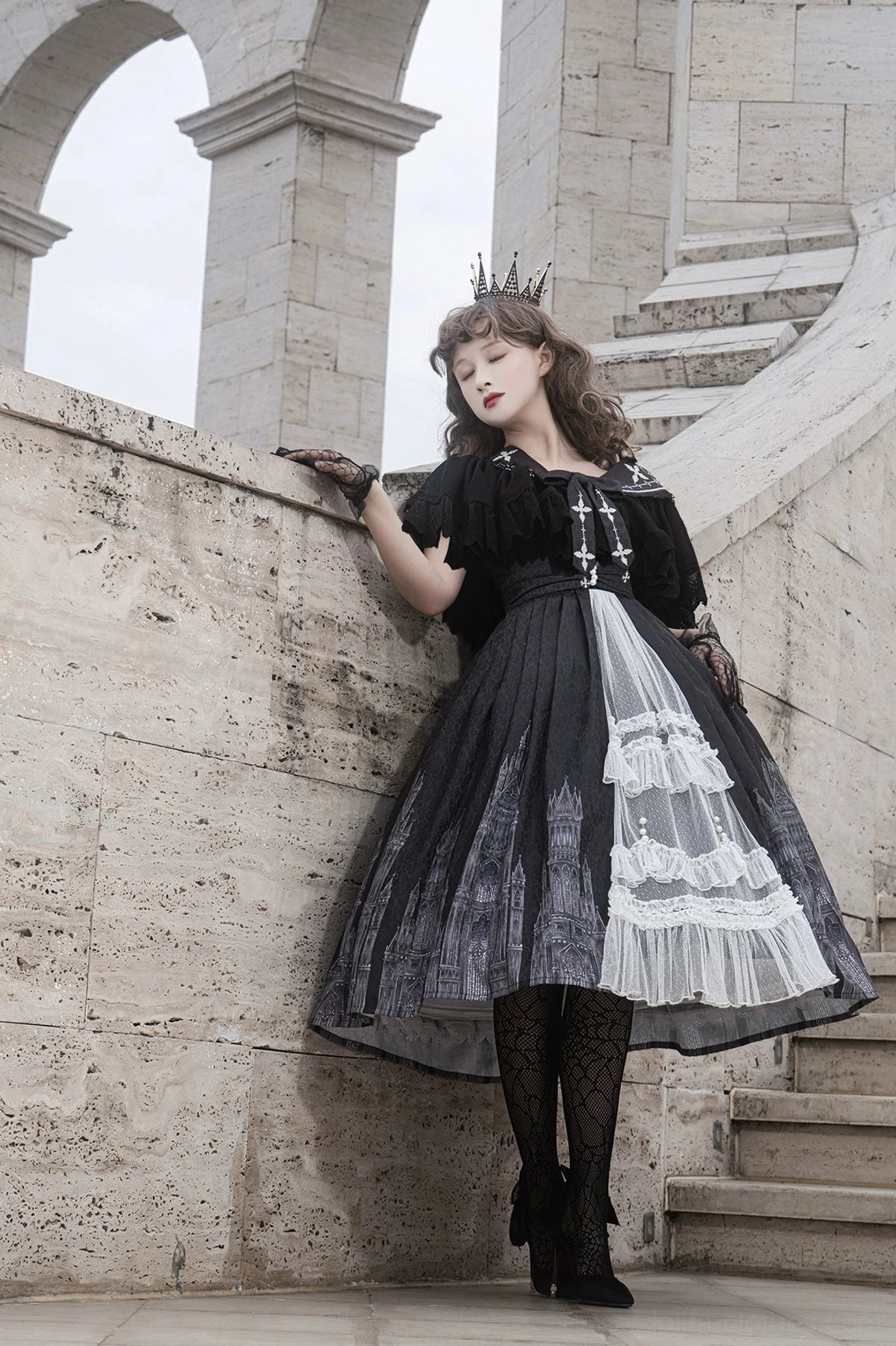 Gothic Lolita jumper skirt side leaning view church print stained glass pattern