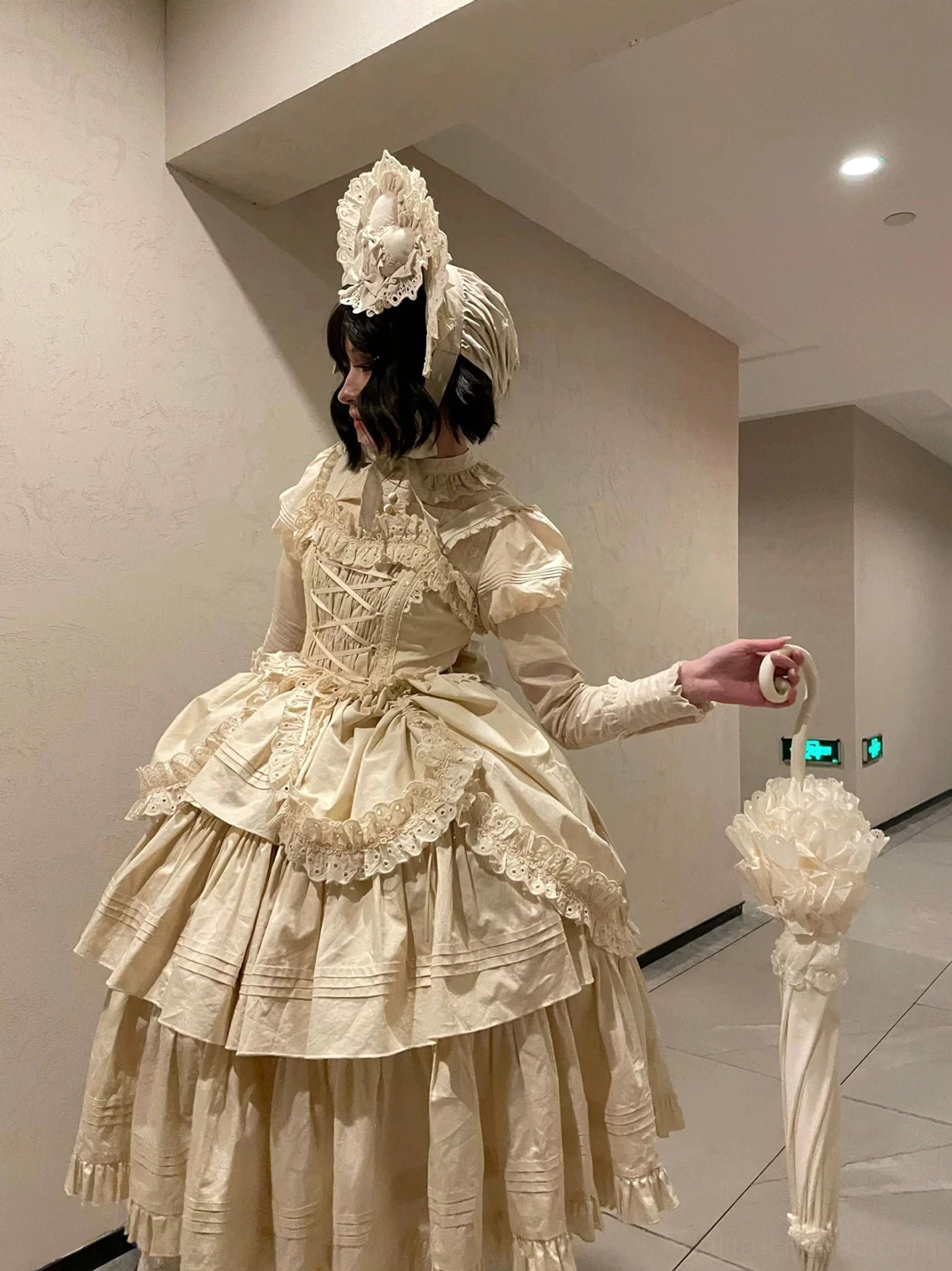 Size chart reference image showing detailed Gothic Lolita JSK measurements in both centimeters and inches for all sizes