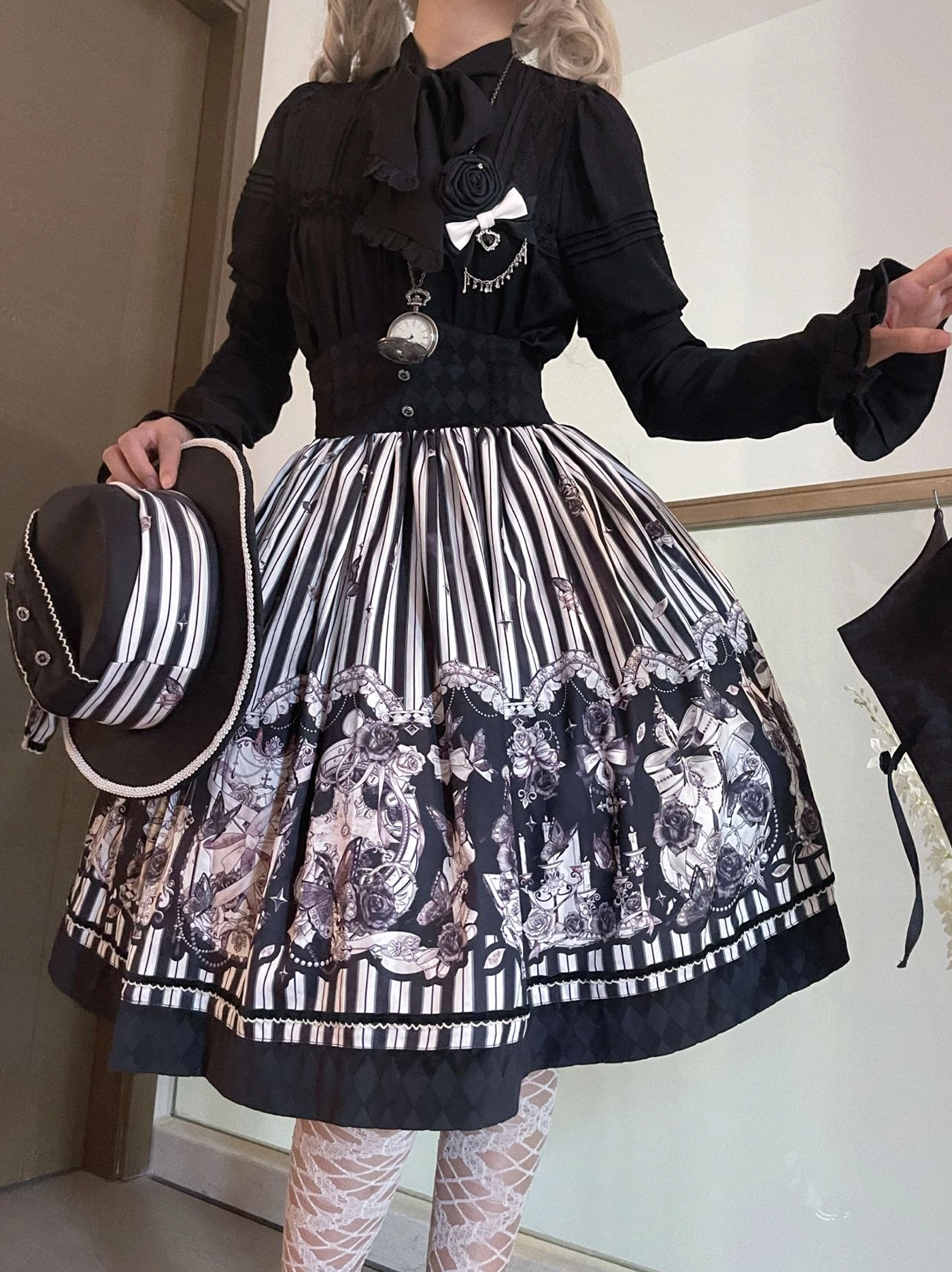 Gothic Lolita JSK skirt hem vintage printed pattern tarot-inspired design decorative ruffle edge finishing