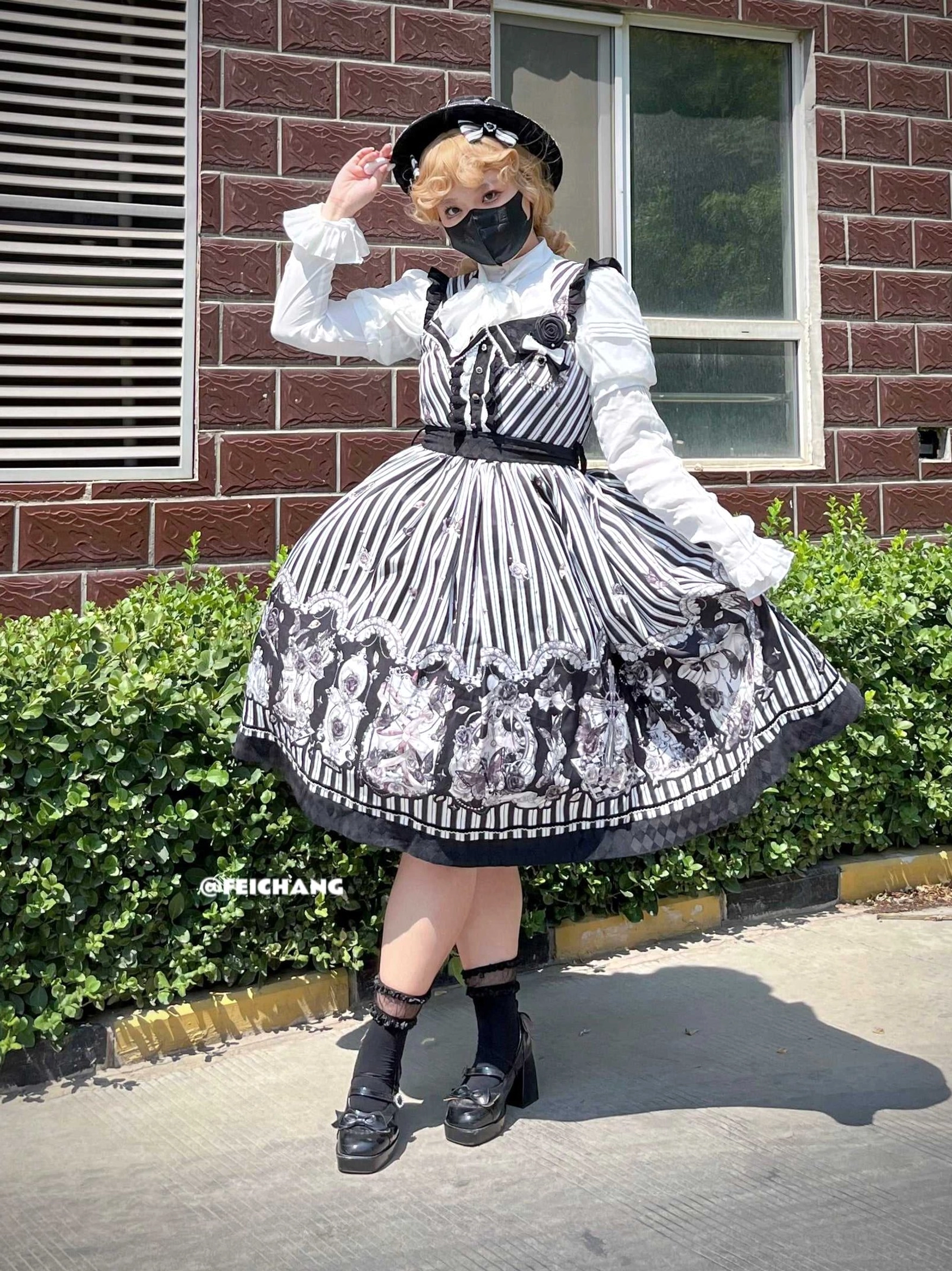 Gothic Lolita JSK waist fit silhouette vertical stripe pattern body proportion enhancement
