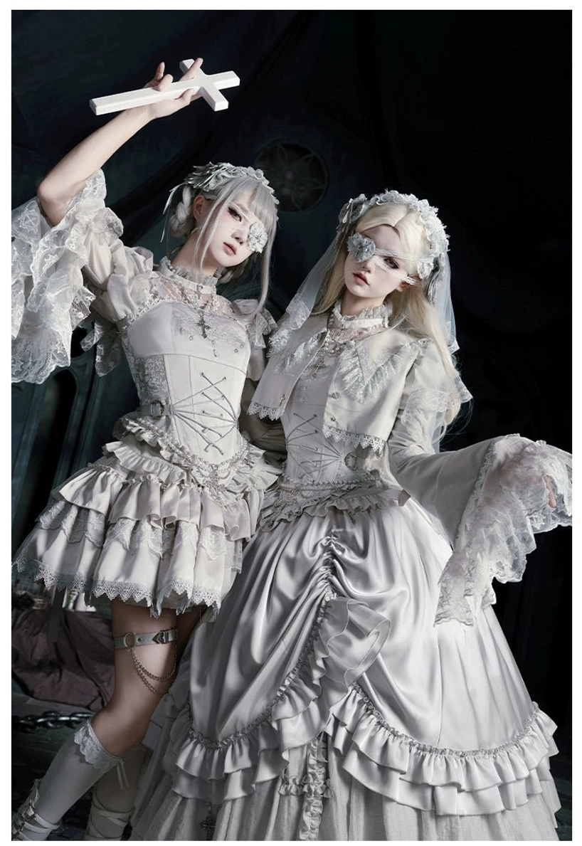 Gothic lolita model wearing mermaid cake SK set full body styling demonstration voluminous tiered skirt silhouette