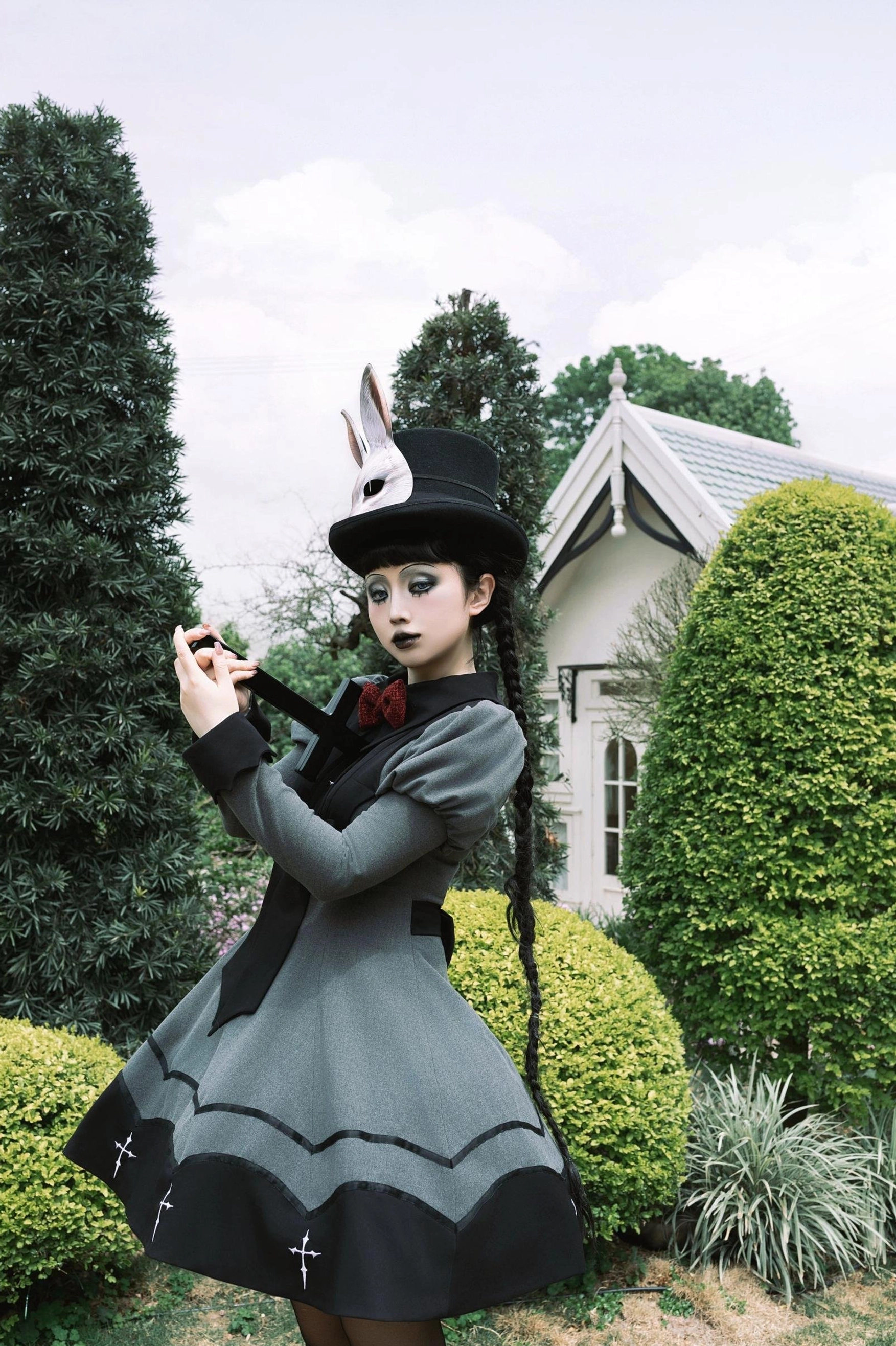 Vampire princess gothic lolita OP dress detachable red collar bow element styling versatility gothic aesthetic detail