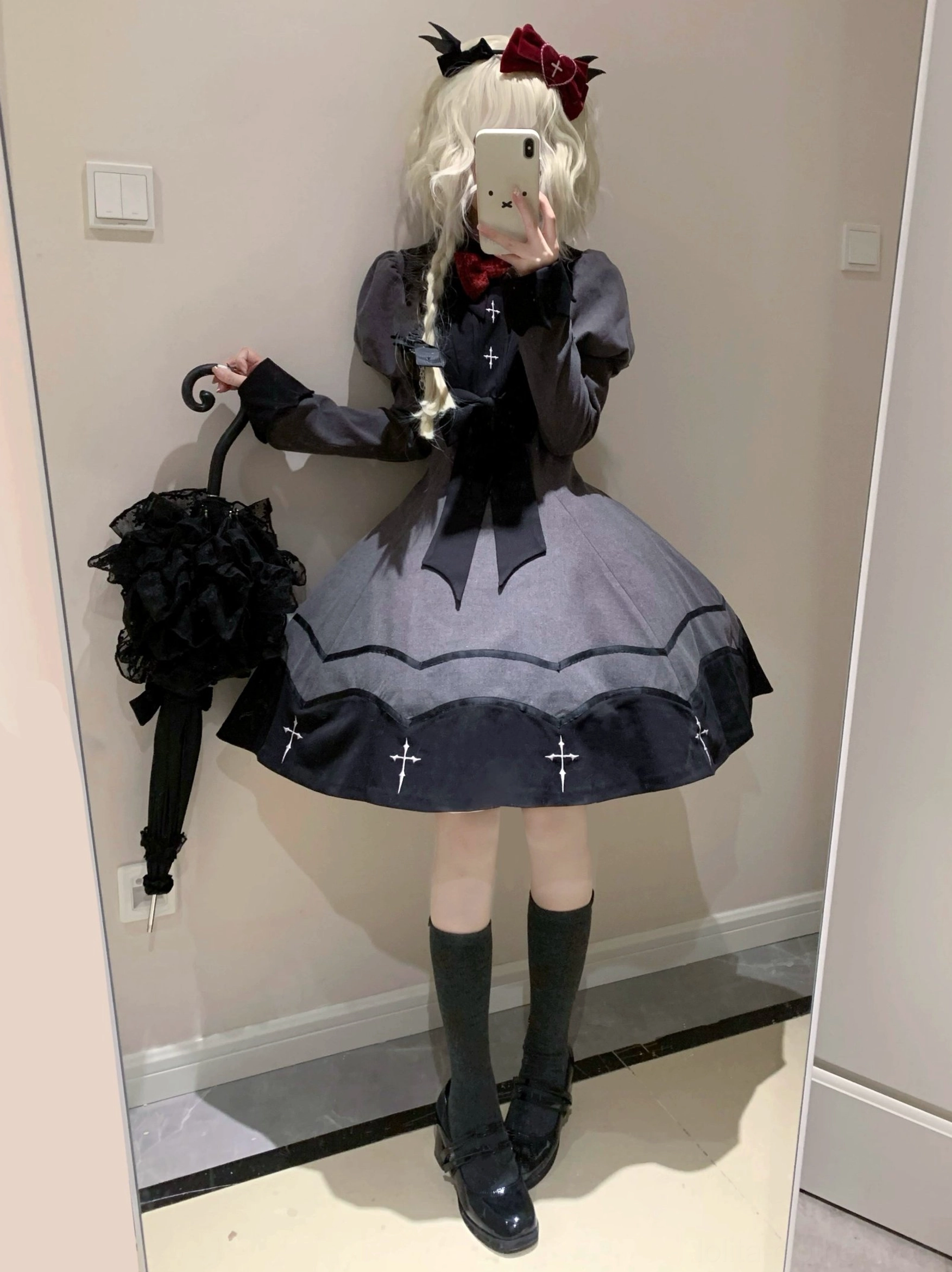 Halloween vampire princess lolita OP dress gothic umbrella prop Victorian aesthetic coordinate elements