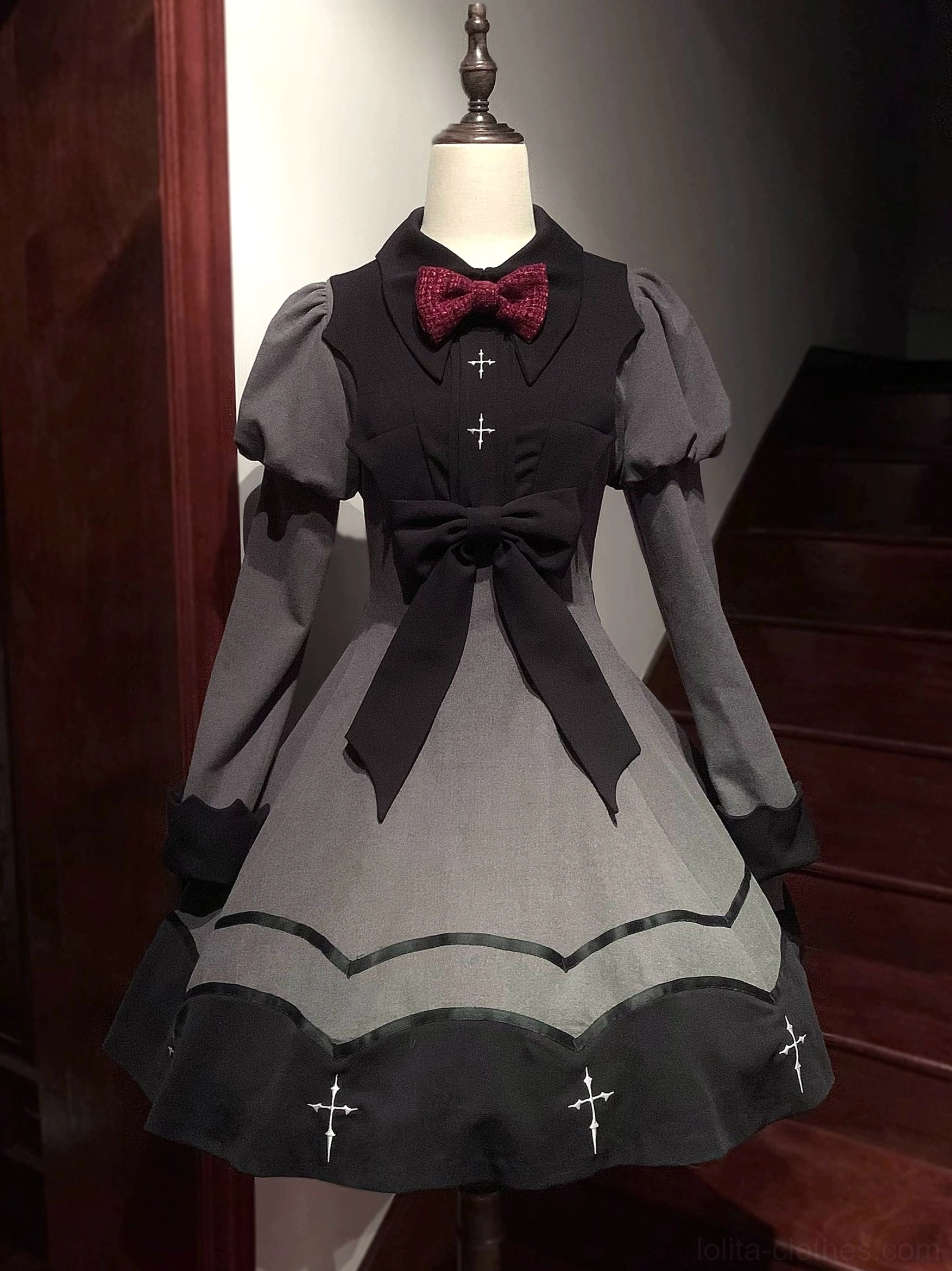 Bat-inspired halloween gothic lolita OP dress with red collar bow detachable styling option versatile wear