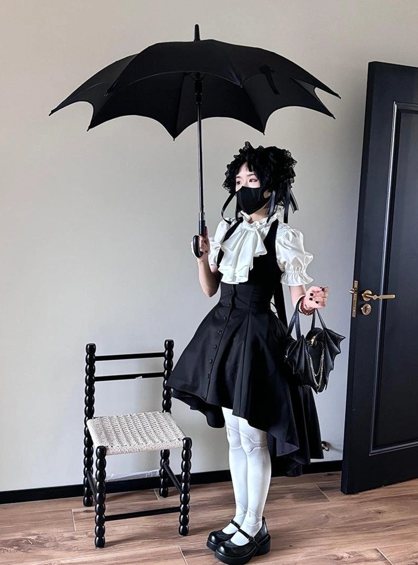 Size chart and measurement guide for Gothic Lolita short-sleeve high-collar blouse in centimeters and inches for all sizes