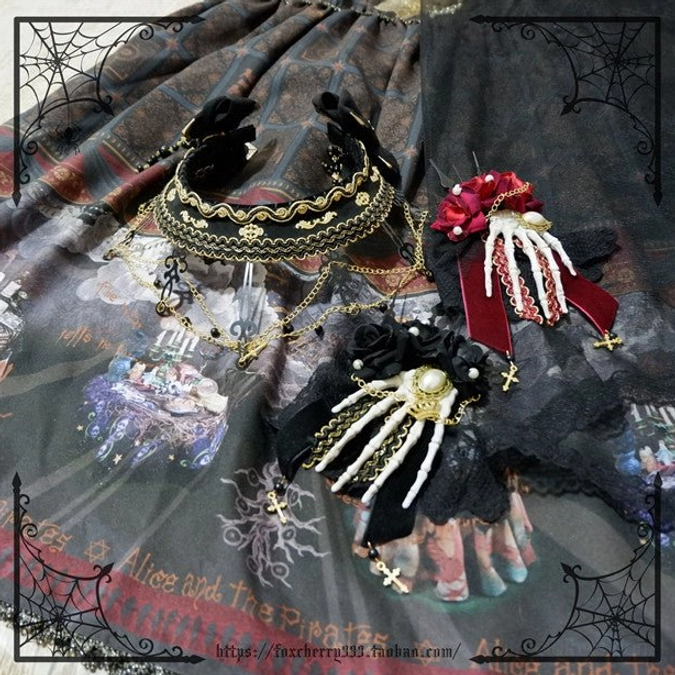Gothic lolita headdress hair accessory skeleton hand rose clip styling guide coordinate outfit recommendations