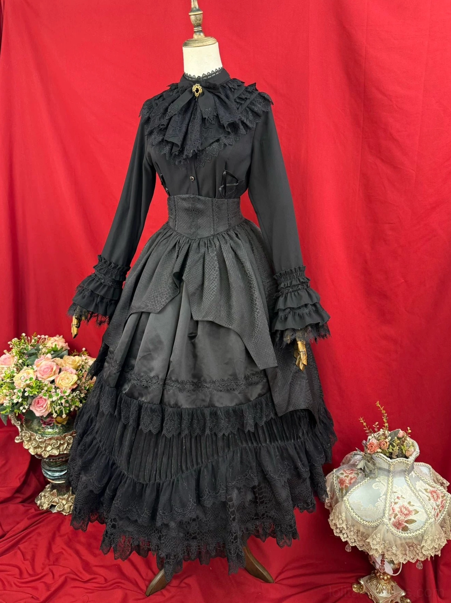Gothic Lolita skirt construction underskirt length waist elastic measurement flat-laid sizing