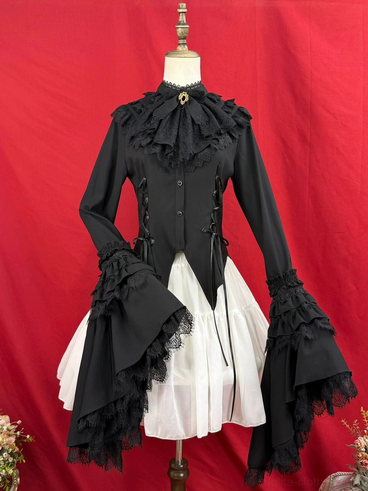 Gothic Lolita skirt underskirt detail full shirring construction underskirt hem circumference layering