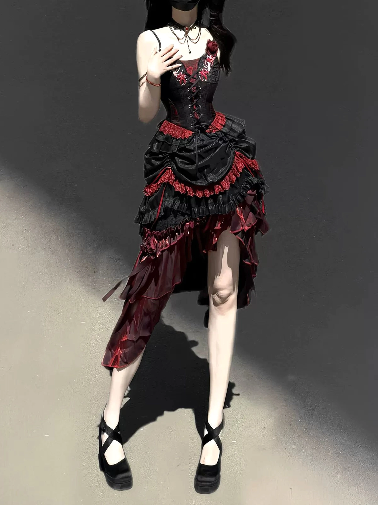 Gothic lolita skirt volume layering short long skirt combined full silhouette dramatic view
