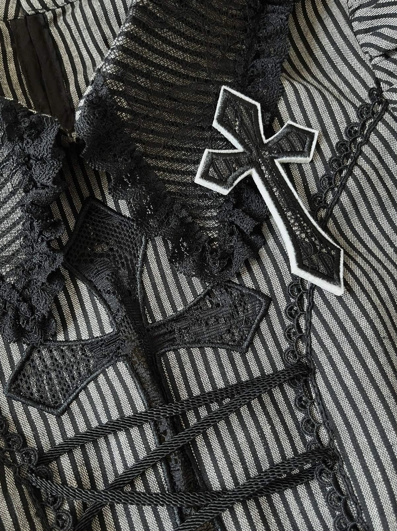 Striped Gothic Lolita coordinated set with optional black hair clips and matching accessories for complete look