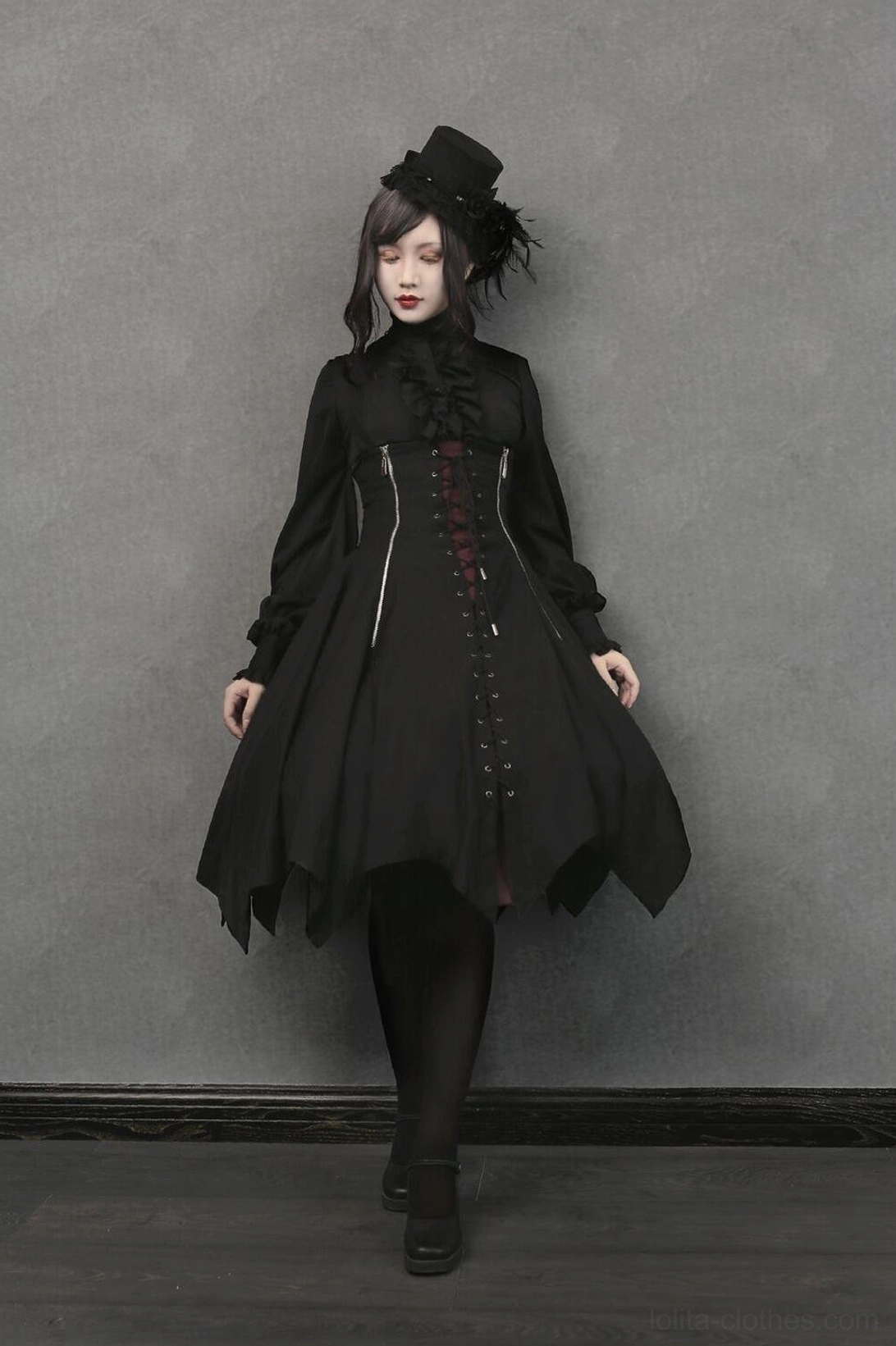 Gothic Lolita travel care showing packing in breathable garment bag and airing out procedure