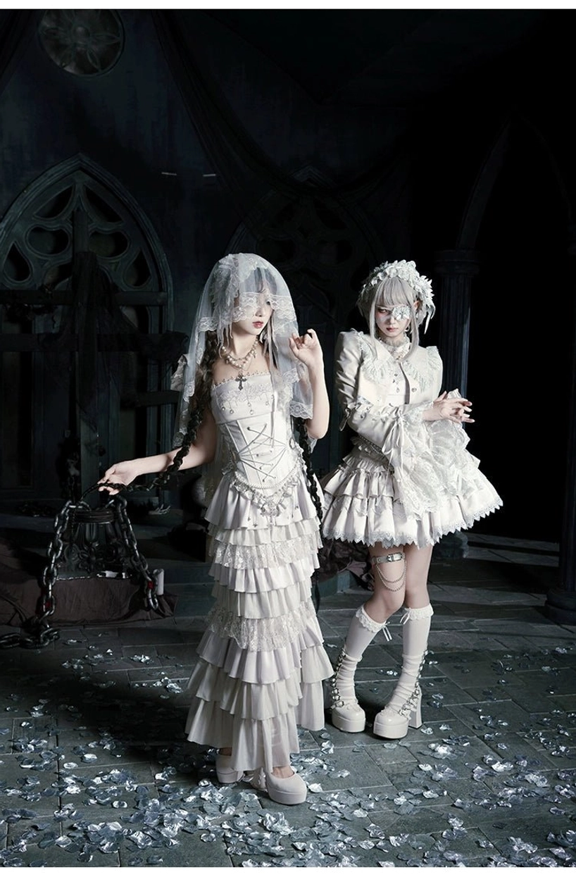 Gothic lolita veil headband ornamental accessory ethereal bridal-gothic aesthetic positioning styling detail