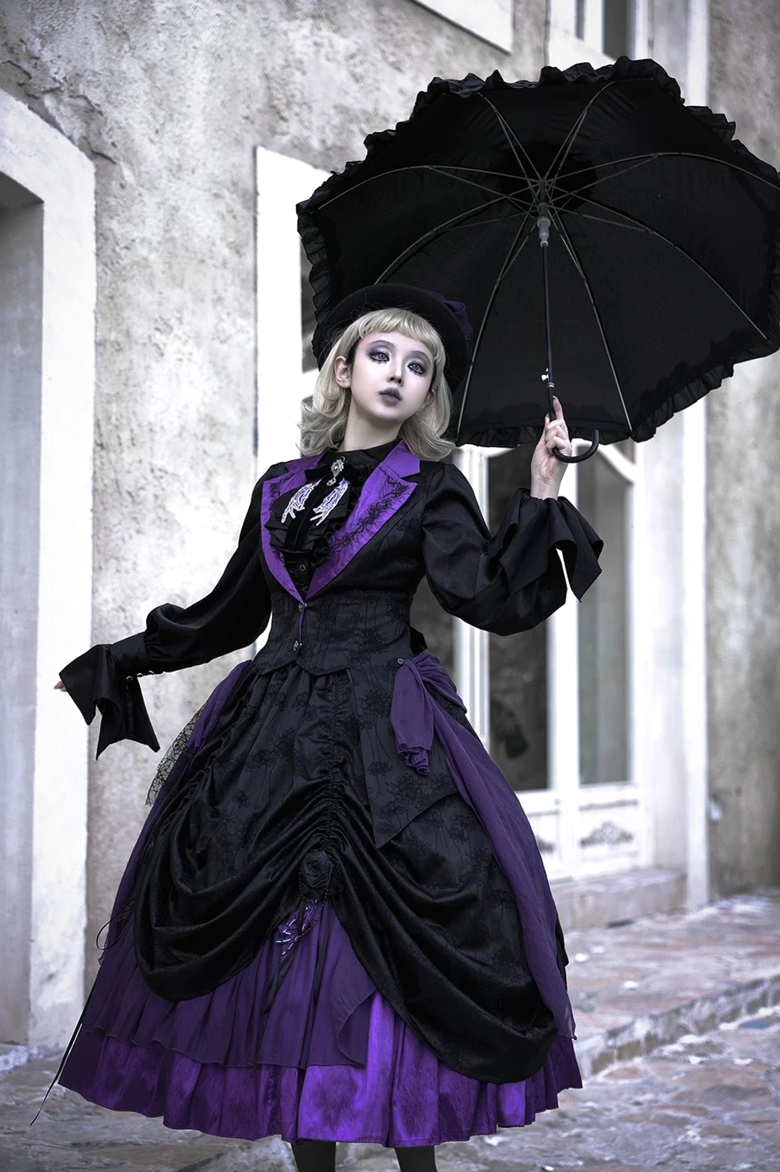 Gothic Lolita vest golden button craftsmanship and premium metal closure detail