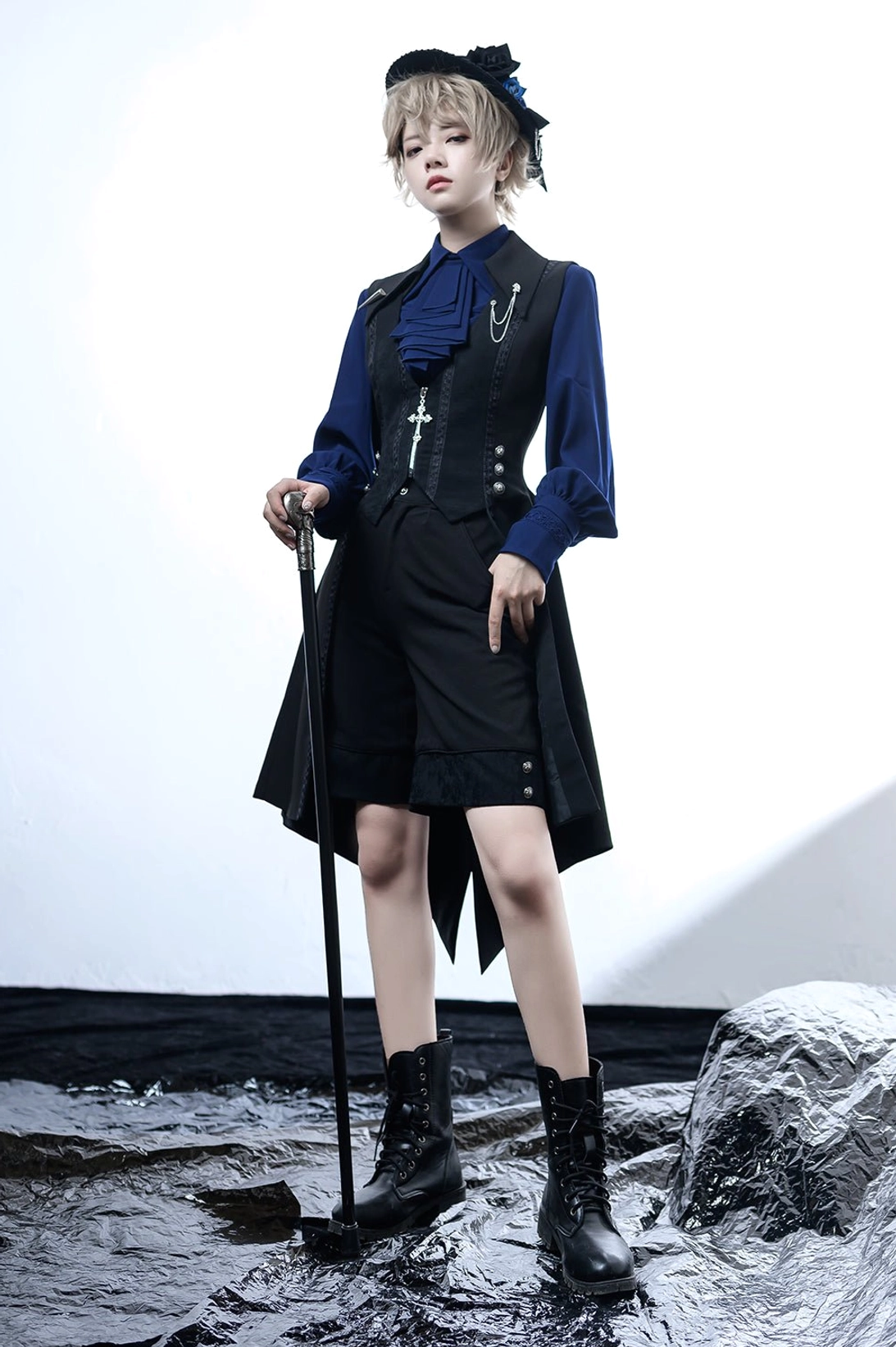 standard standing full shot model black and blue gothic Ouji lolita complete coordinate walking cane rock prop silver foil background