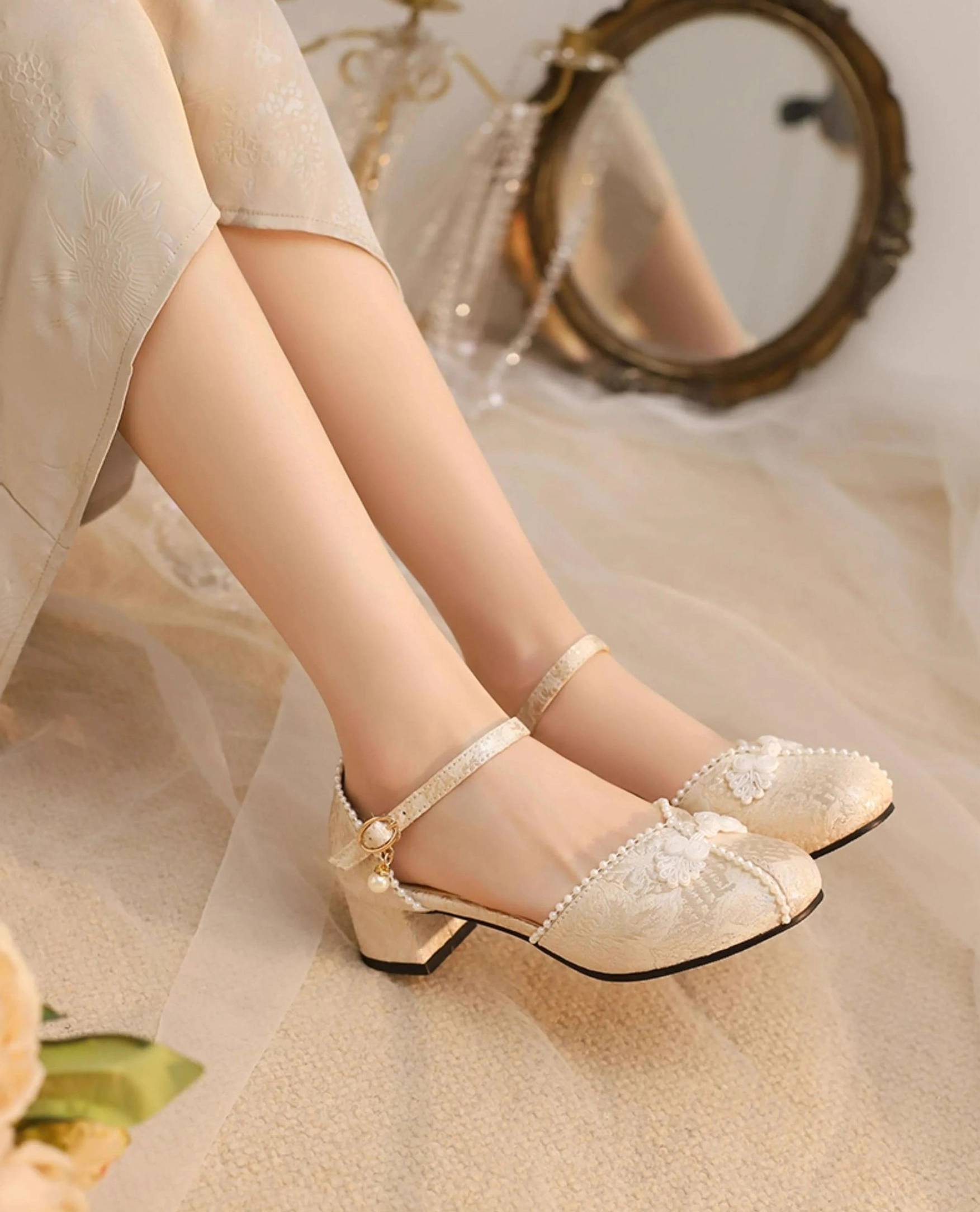 Heart Jade Qi Lolita Mary Jane shoes cream beige color close-up side view model feet vanilla floral decor