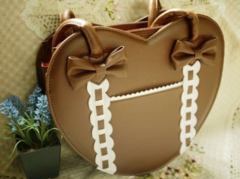 Heart-shaped Lolita tote bag materials quality showcase PU leather craftsmanship construction