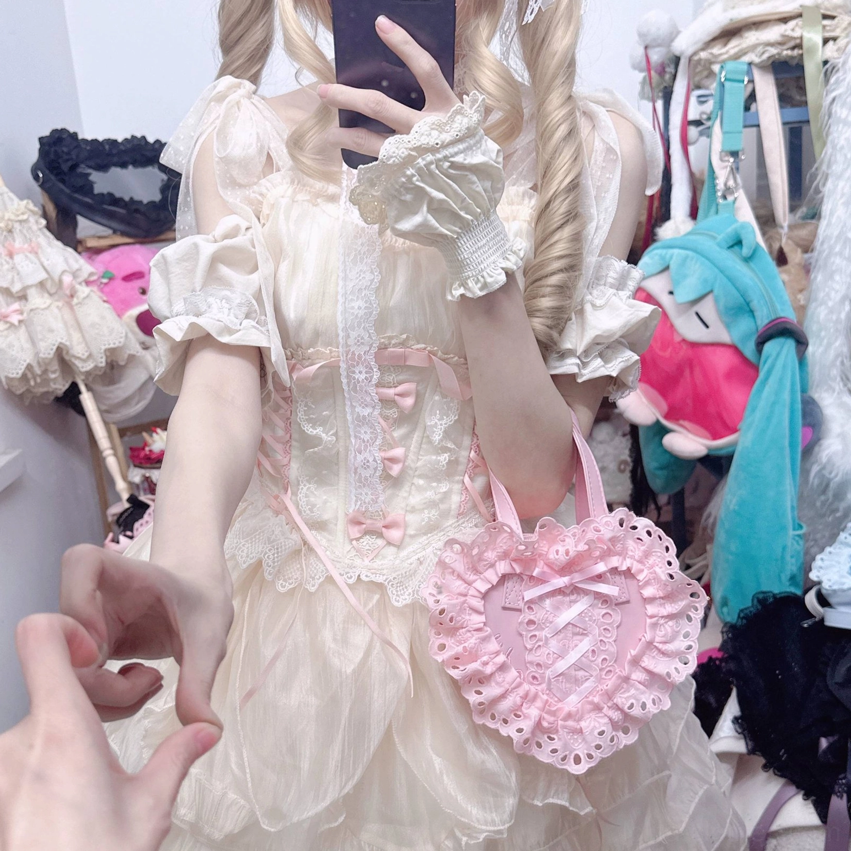 heart-shaped lolita tote bag versatile daily wear and event occasion use demonstration