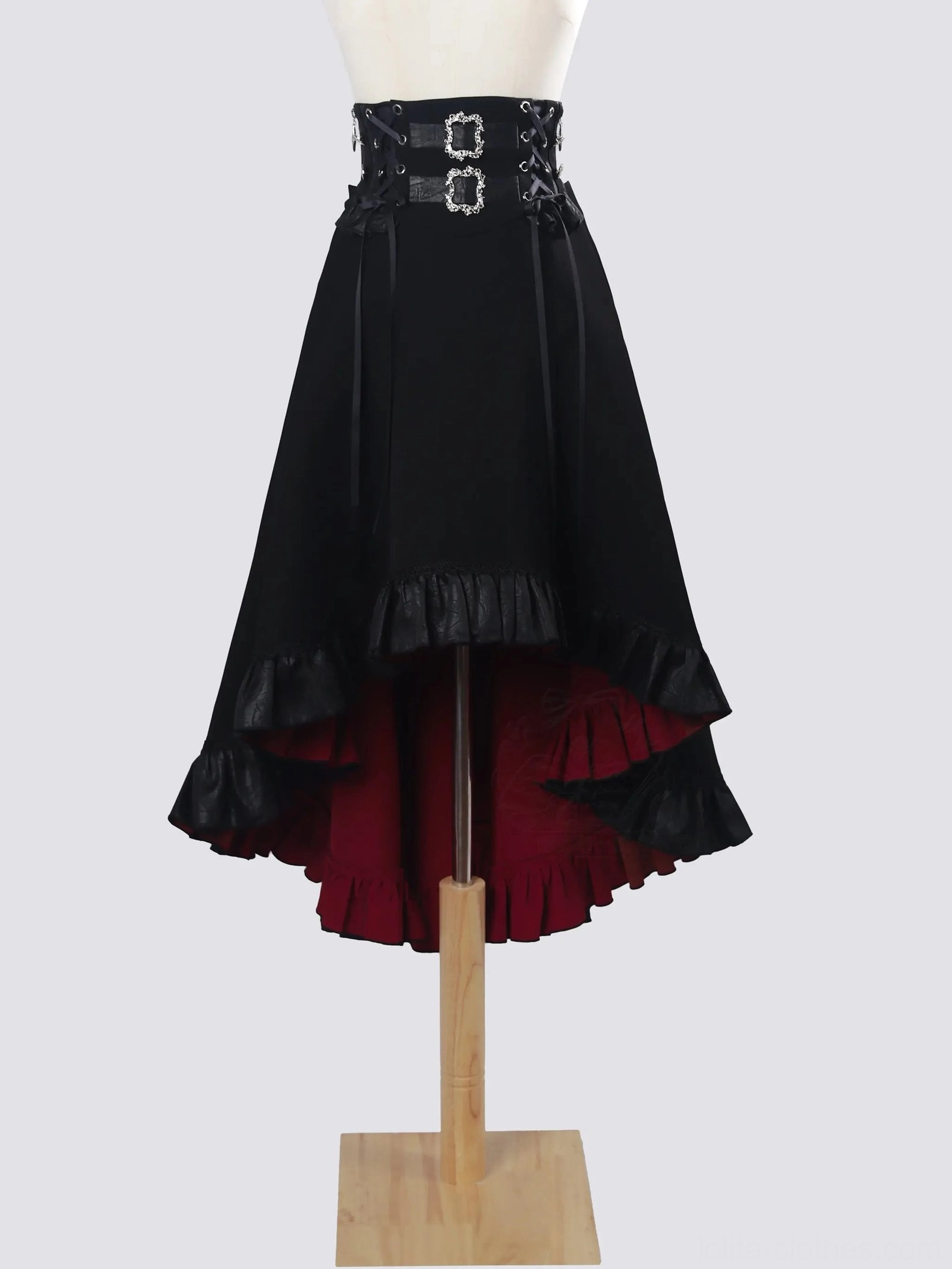 High-waisted high-low fishtail skirt red lining ouji lolita black exterior with red inner lining lace trim hem double-buckle corset waistband structured