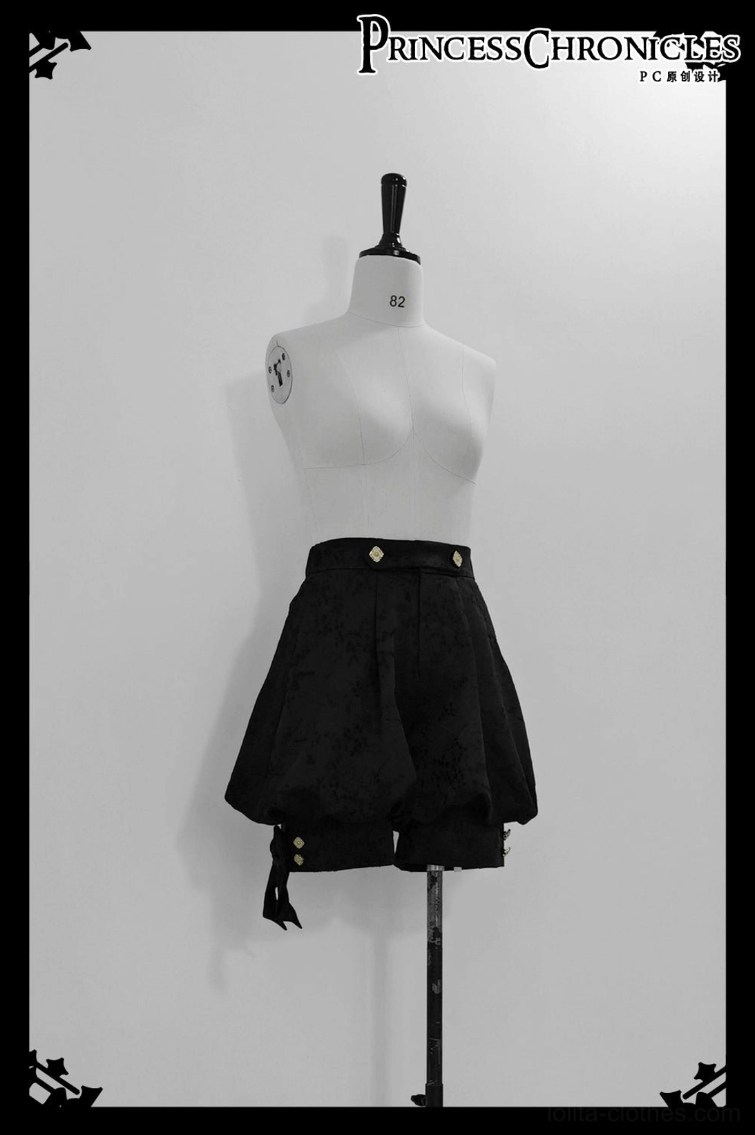 Size reference photo of Ouji Lolita prince blouse on model showing proportions and sleeve length for Hunting Rabbit 2.0 shirt