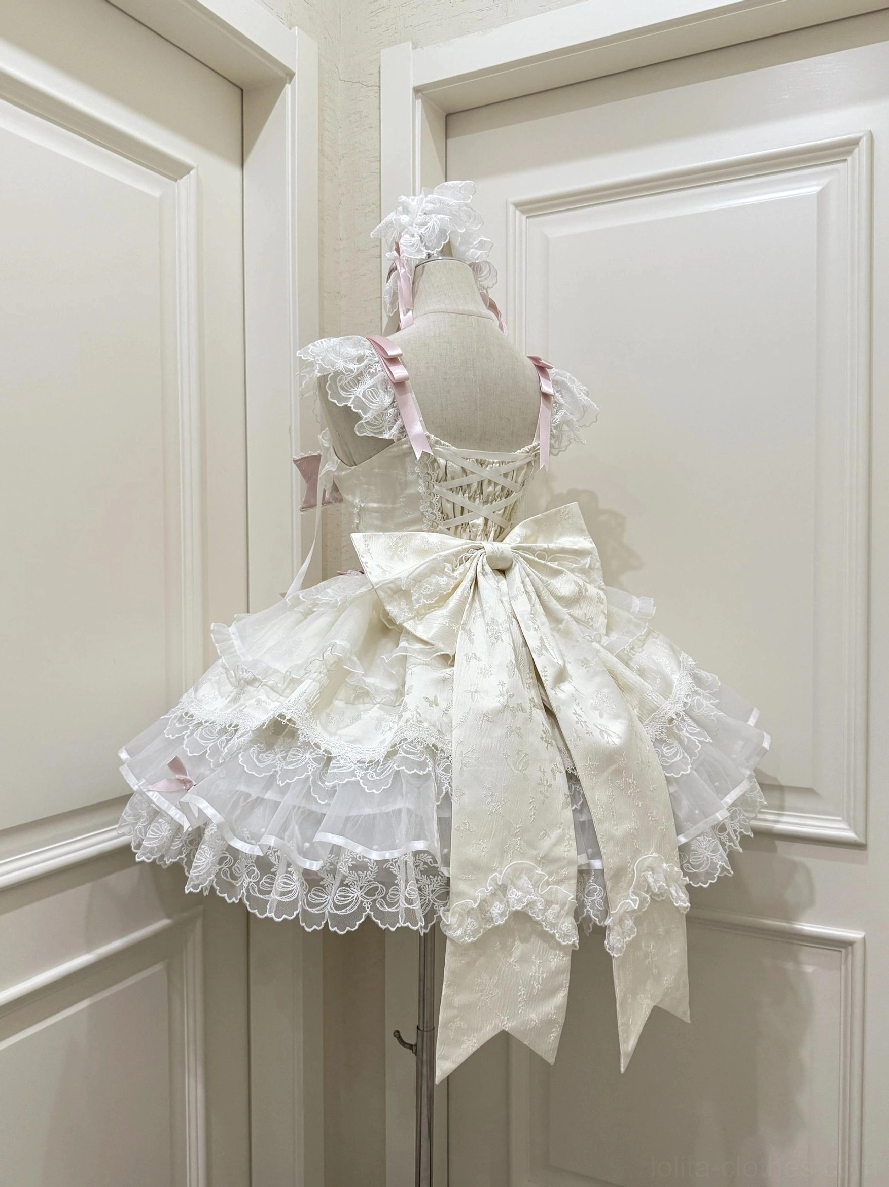 Ivory sweet lolita ballet-style jumper dress JSK back view oversized satin bow lace skirt halter neck