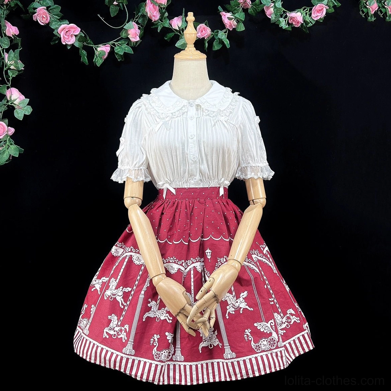 Sweet lolita blouse ivory long sleeve peter pan doll collar lace trim detail close-up shot