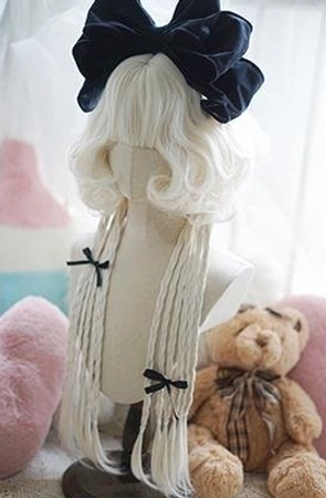 Jellyfish lolita wig texture detail showcasing premium synthetic fiber quality, curl retention, and craftsmanship excellence
