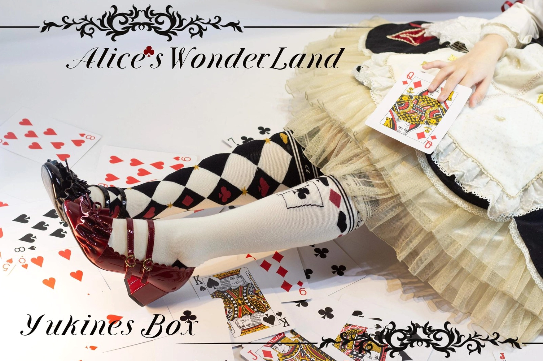 Light blue asymmetrical poker print lolita cotton socks styling guide accessory coordination with Alice fashion elements