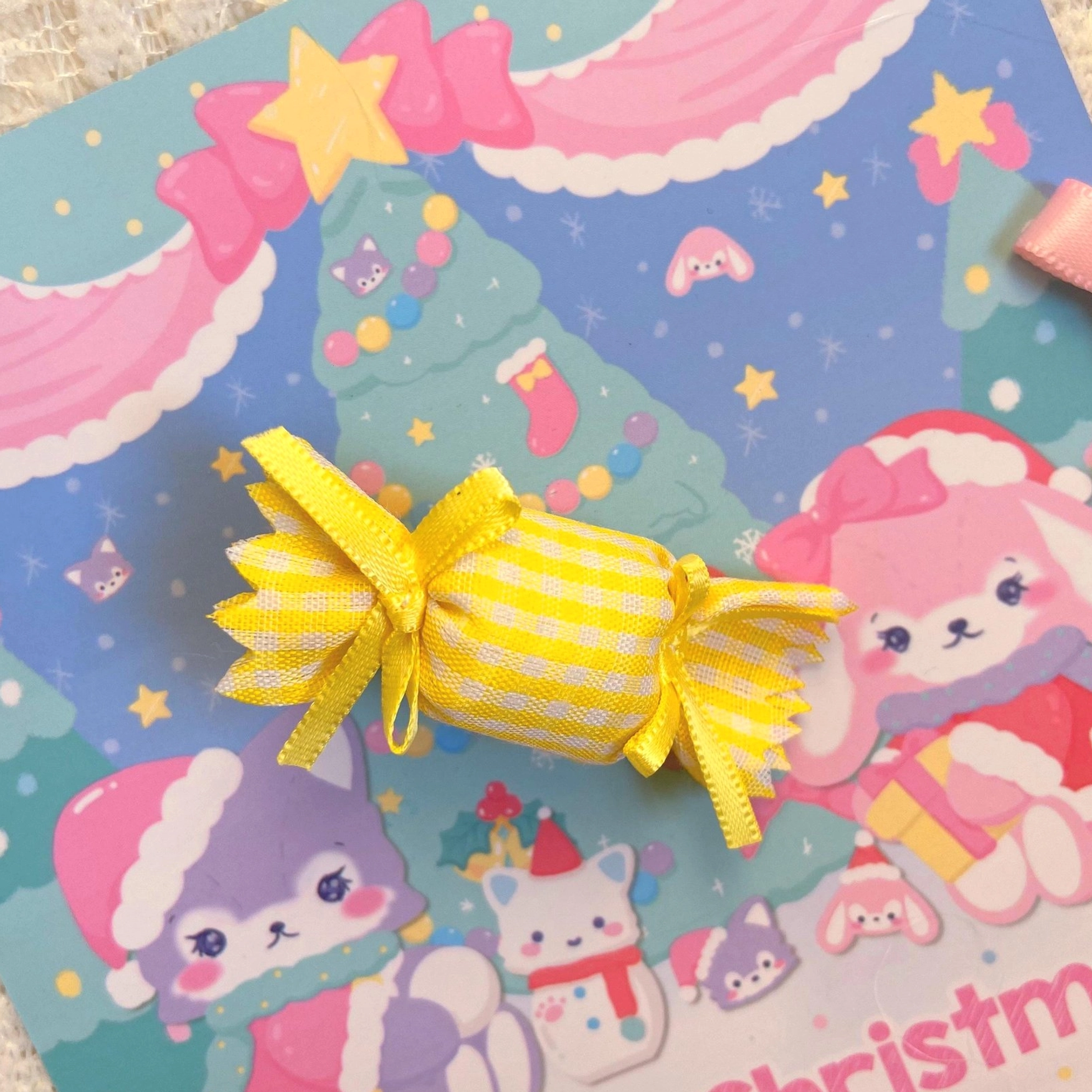 Light purple gingham candy brooch with elegant plaid pattern and decorative ribbon bow, lolita headdress accessory for gothic and classic coords