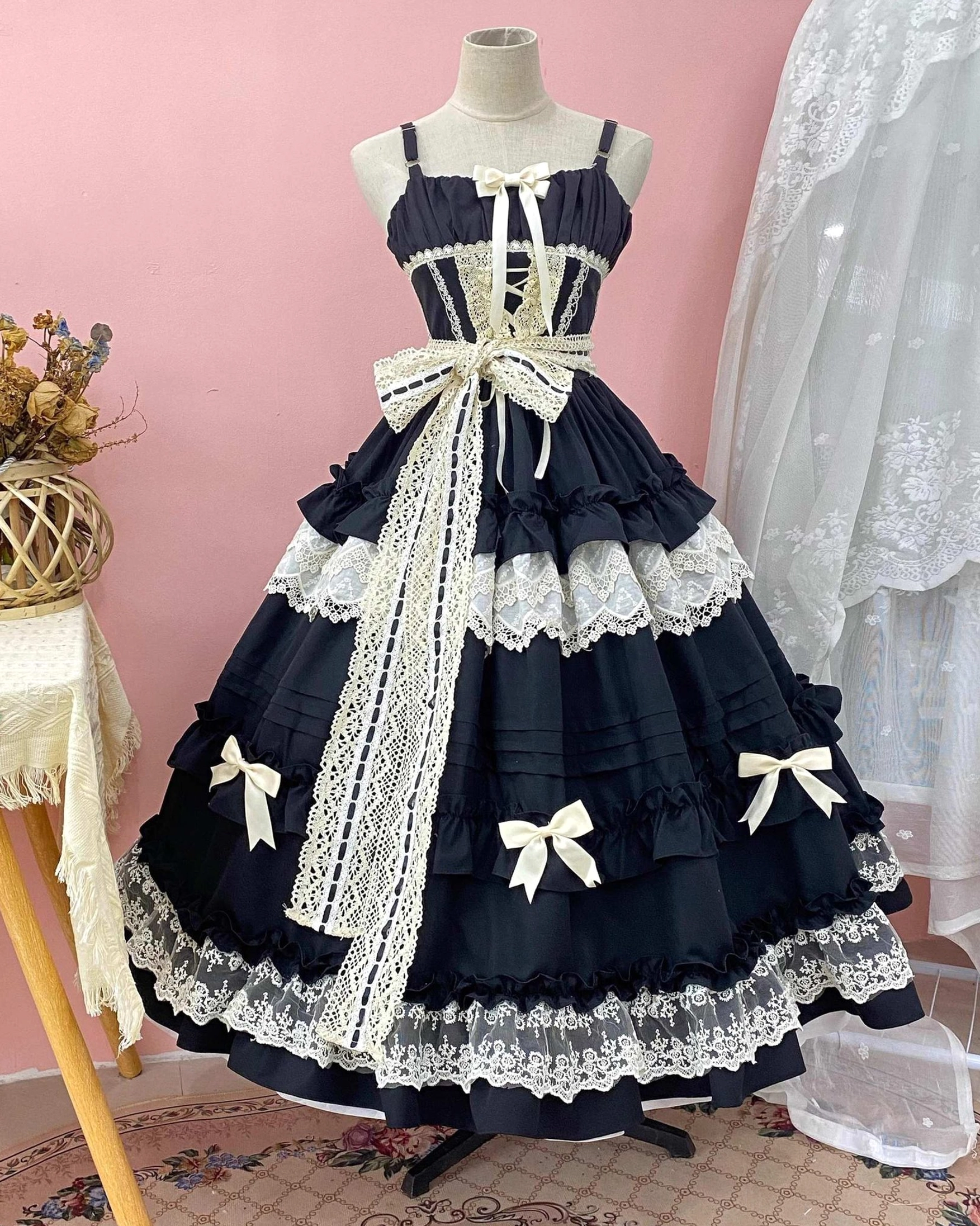 Lilianne black lolita jsk dress classic dark elegant version tiered ruffled lace design versatile styling