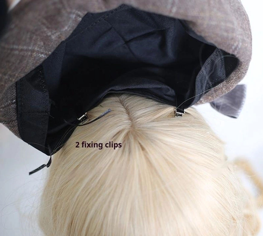 Sweet lolita beret interior detail view showing 2 fixing clips and black fabric lining, practical lolita headpiece fastening system, comfortable fit securing mechanism for daily lolita wear
