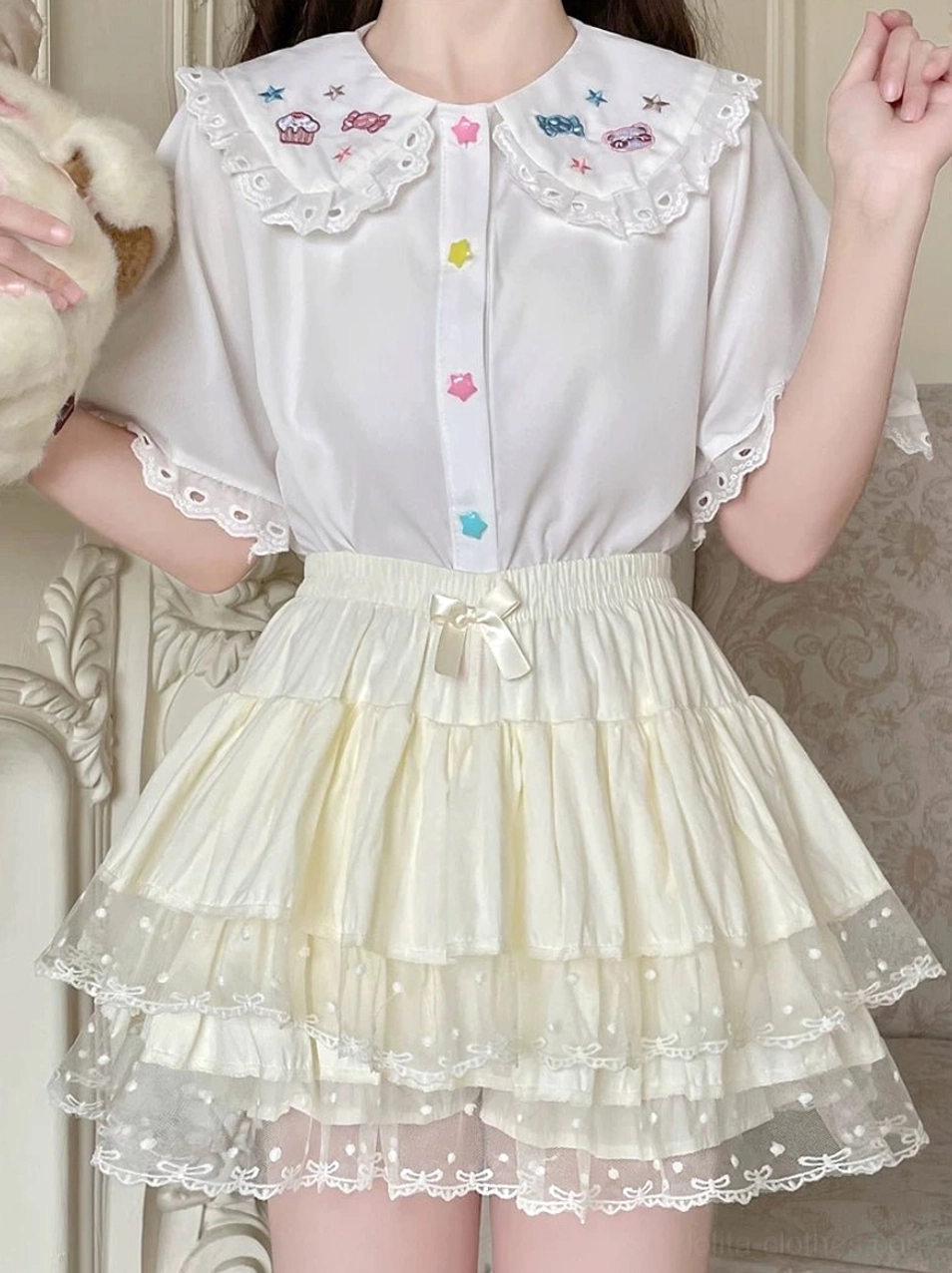 Lolita bloomers styling guide model wearing complete coordinated ensemble with A-line skirt doll collar blouse demonstrating authentic Sweet Lolita coordinate with full outfit visualization and accessories