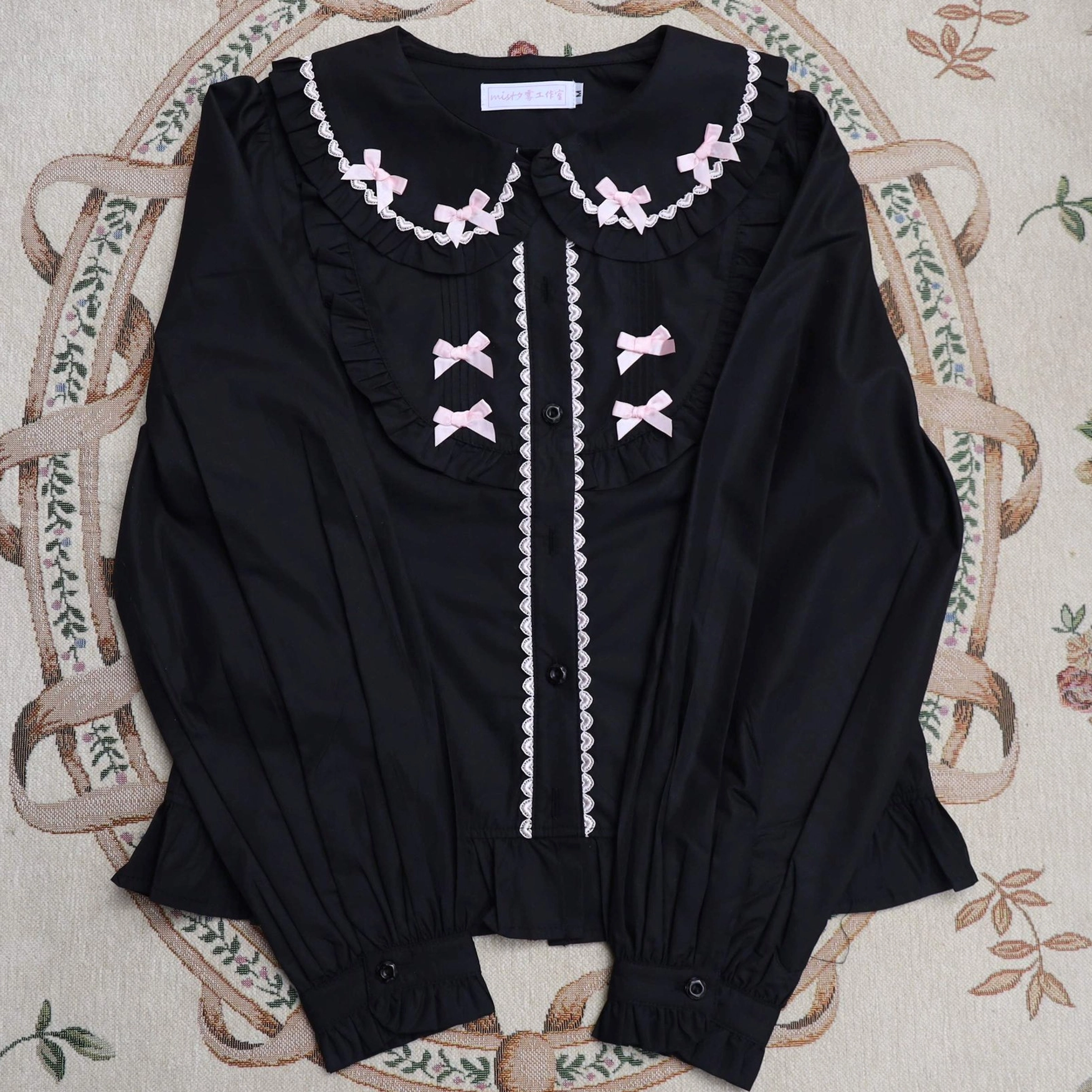 Lolita blouse styling ideas coordinate examples accessory pairing recommendations sweet style