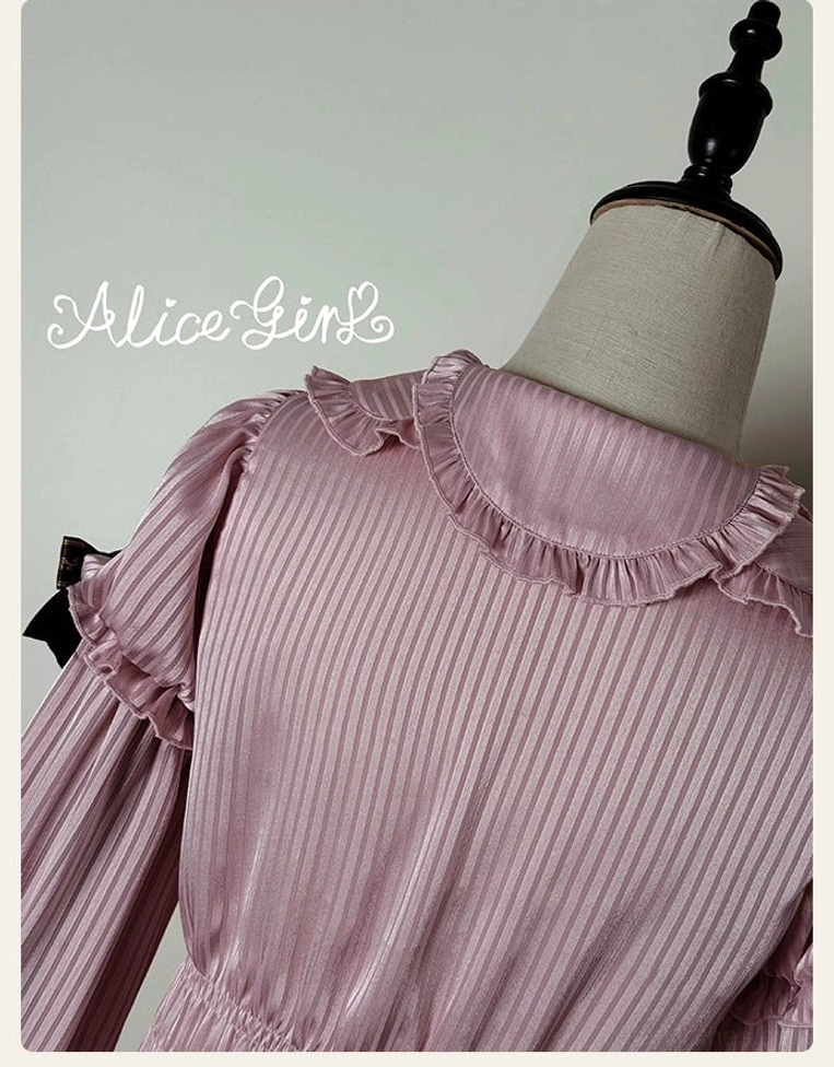 Lolita blouse kawaii styling with coordinating skirt hair accessories sweet aesthetic full outfit inspiration