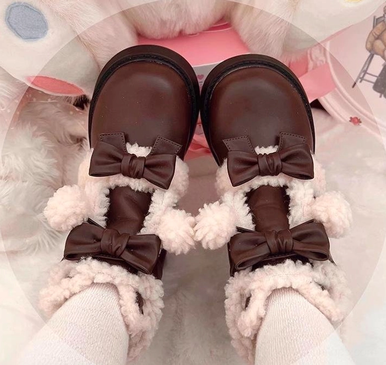 Winter lolita boots with petticoat skirt and leg wear styling recommendation