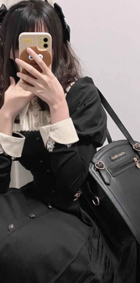 Lolita checkered itabag with fashion accessories bow clip coordinating heart jewelry otaku community meet-up