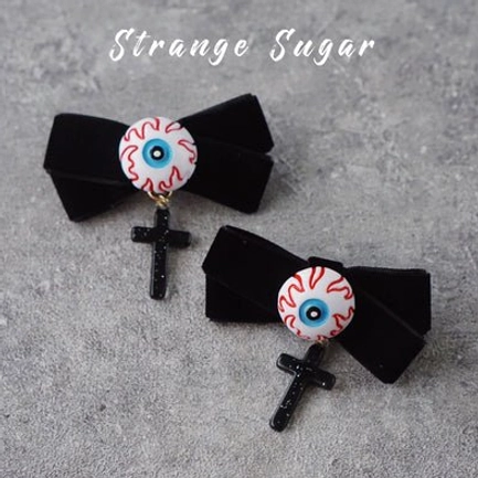 Eyeball cross velvet bow lolita hair clips black velvet bow with 3D eyeball charm and black cross pendant concrete texture