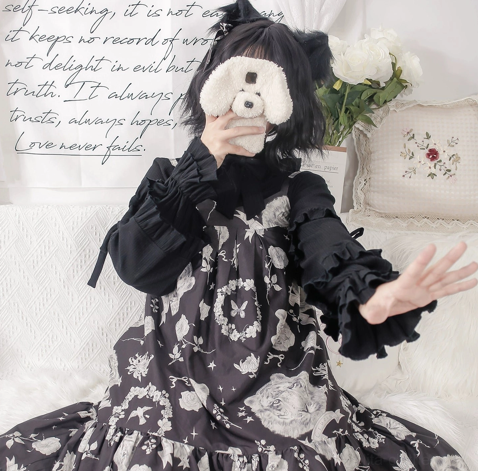 Lolita inner blouse size comparison showing multiple size options S M L XL fit on model