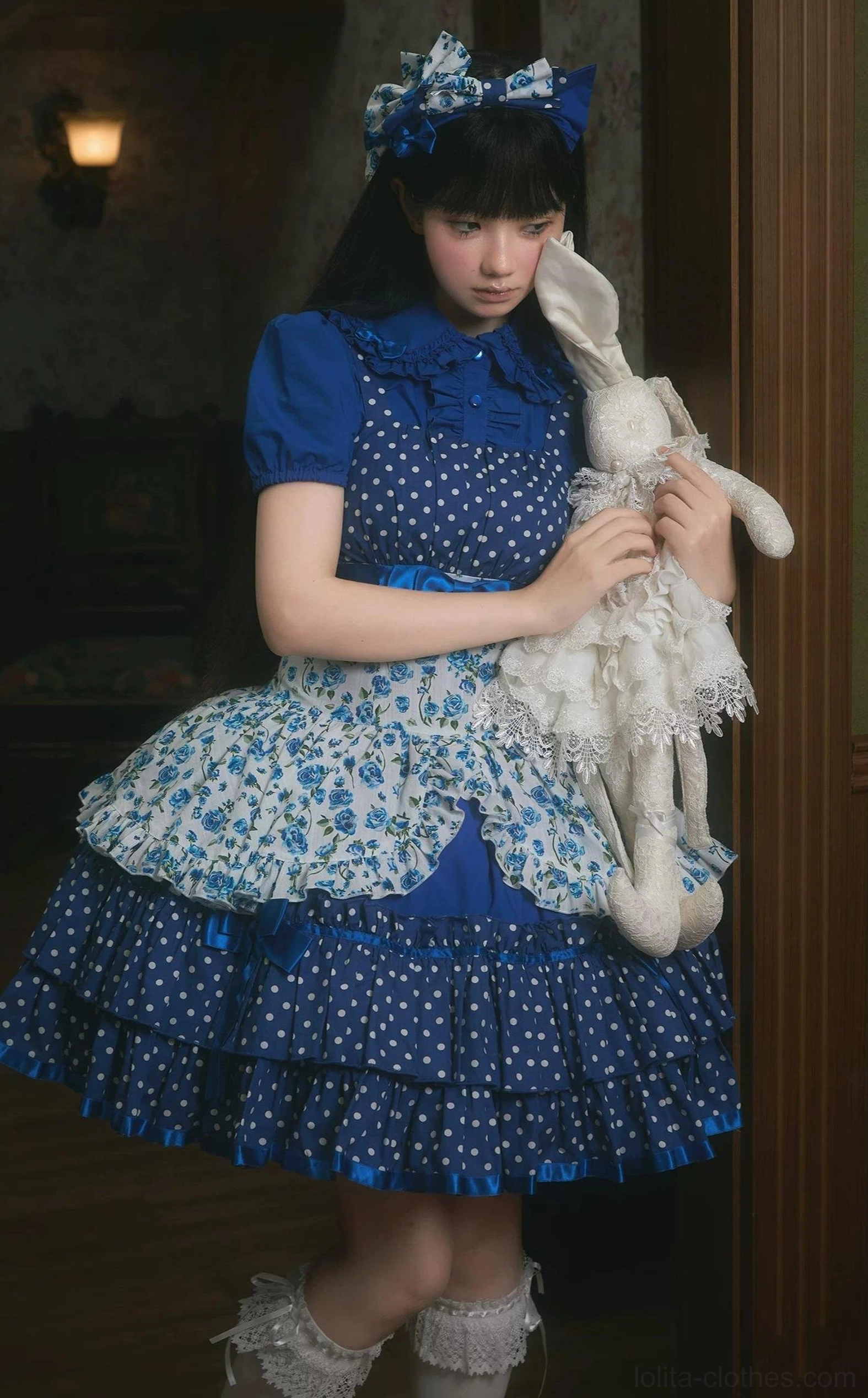 Old school Lolita JSK dress with adjustable back shirring system and side zipper closure, rear view showing construction quality and fit adjustment features for various body types