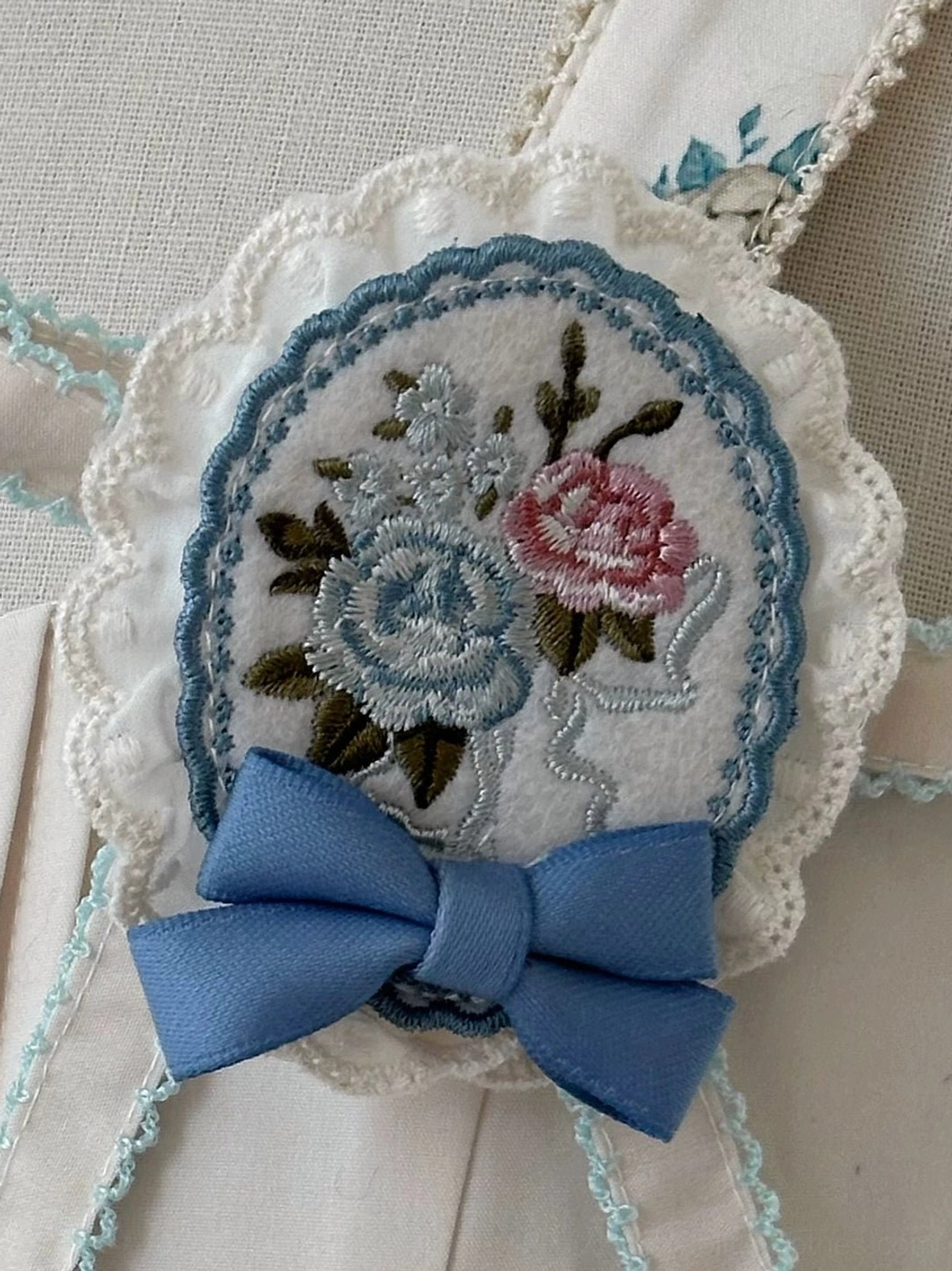 Lolita jsk dress coordinating brooch pin accessory detail, color-coordinated embellishment, complete coordinate finishing touch