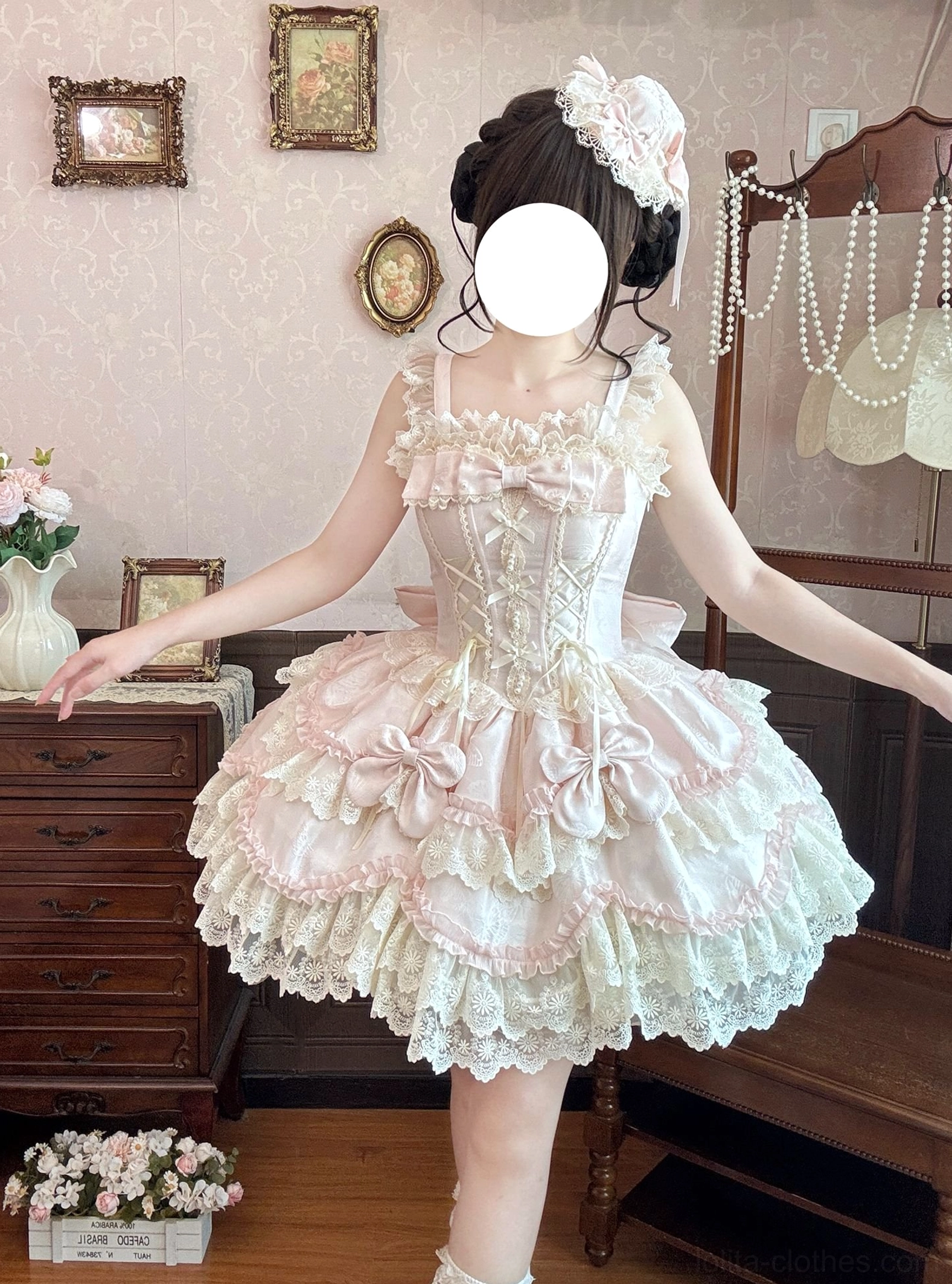 Lolita jumper skirt adjustable shoulder straps side zipper closure fitting guide body inclusivity comfortable boned waist construction