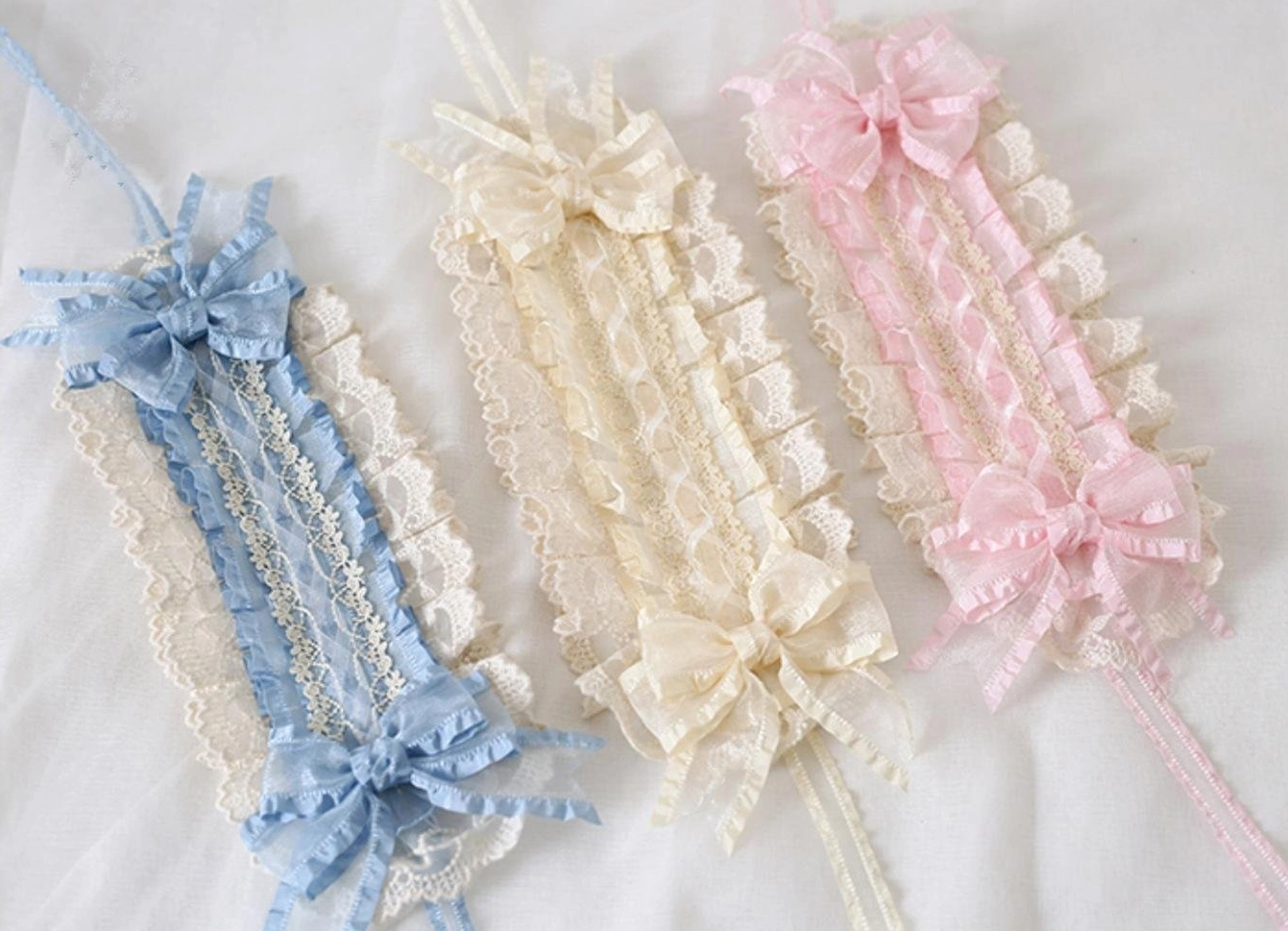 Lolita lace KC hair clip headband detail view showing embroidered lace craftsmanship, mulberry yarn materials, and fixed clip back mechanism for secure wear