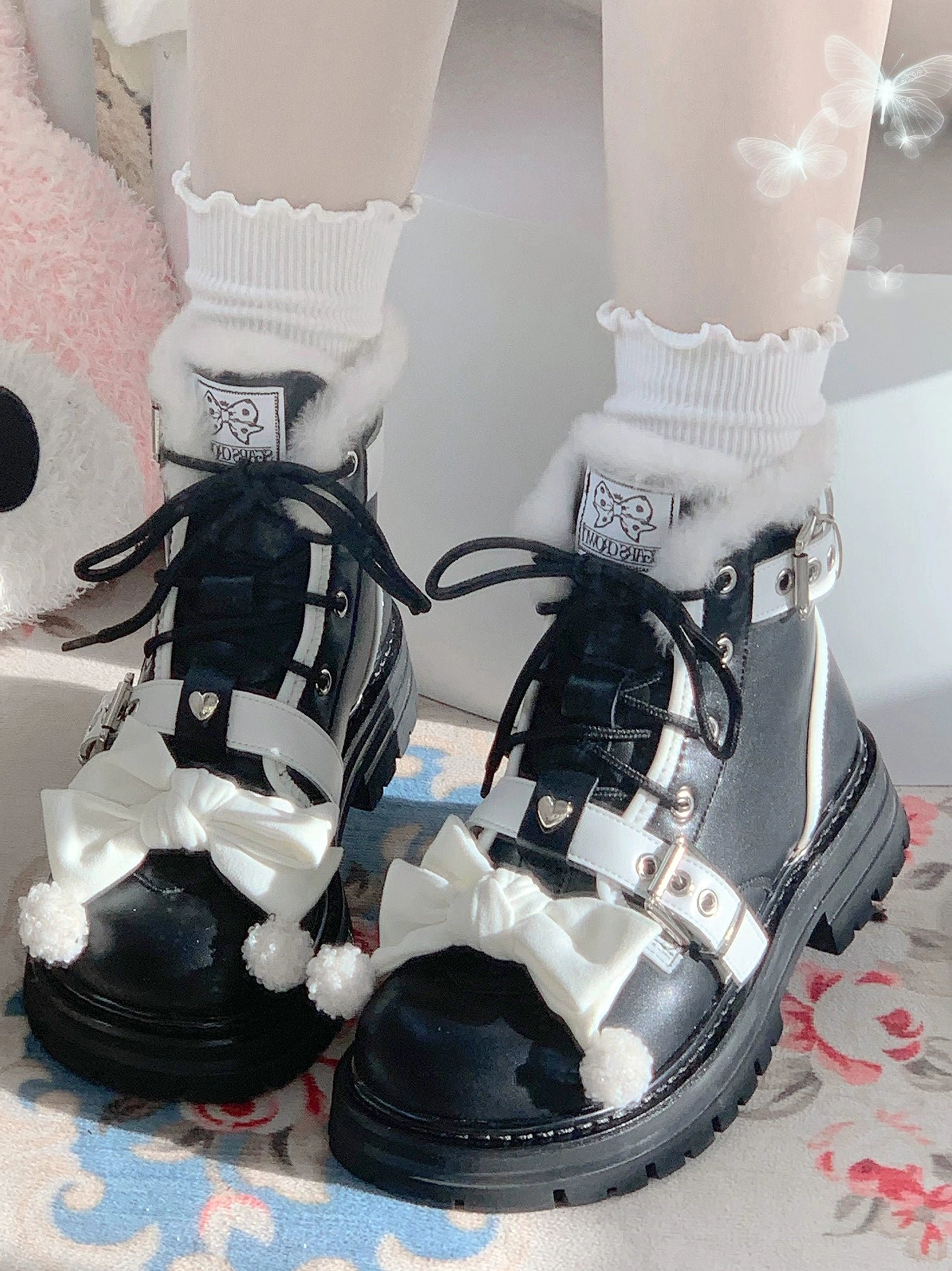 Lolita winter martin boots overhead close-up heart-shaped buckle detail lace-up fluffy bow decorations vamp frilled white socks