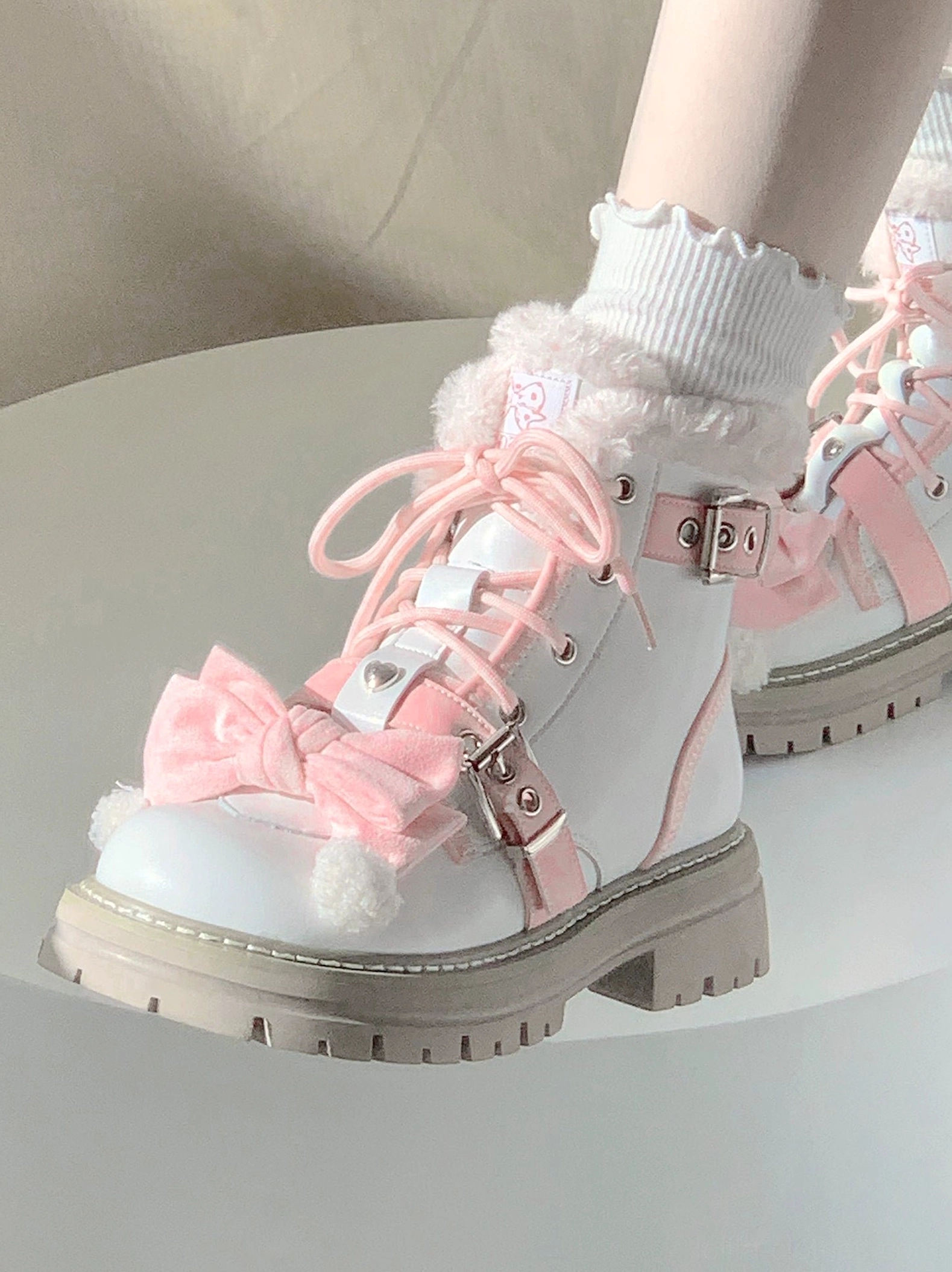 Lolita martin boots wearing occasions lolita conventions fashion gatherings themed photoshoots cosplay