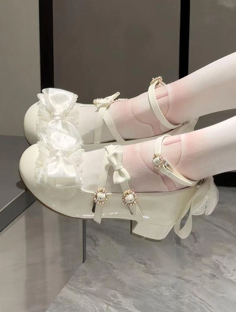 Detachable bow feature demonstration for sweet Lolita Mary Jane shoes showing removable heel bow styling versatility close-up detail