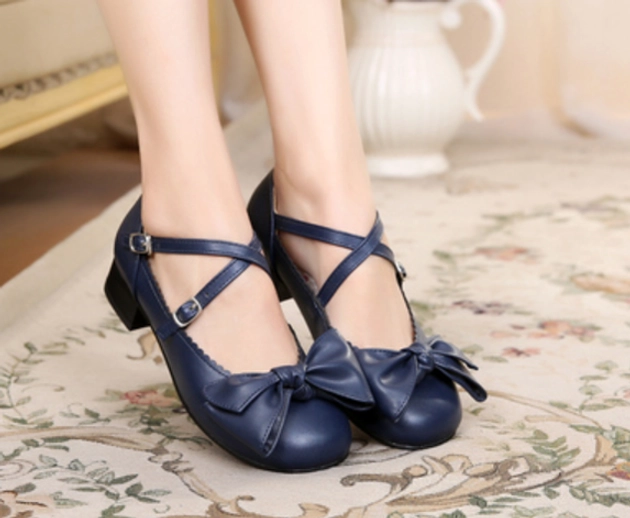 Red lolita bow cross-strap shoes detail of round toe and front bow embellishment