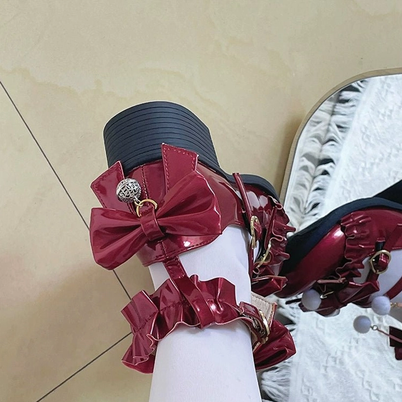 Lolita Mary Jane shoes size chart comparison displaying multiple size options from 34 to 41 with length and toe circumference measurements in centimeters and inches
