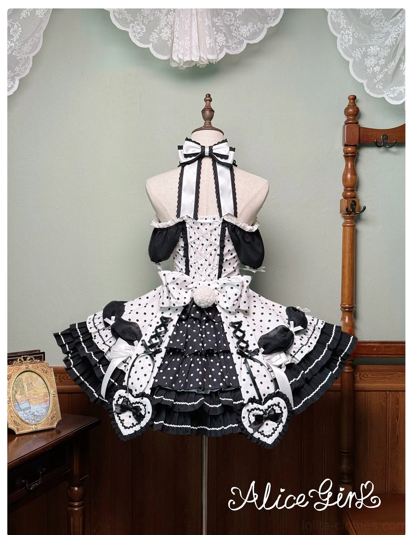 Lolita OP dress fabric maintenance showing no bleach and mild detergent care recommendation