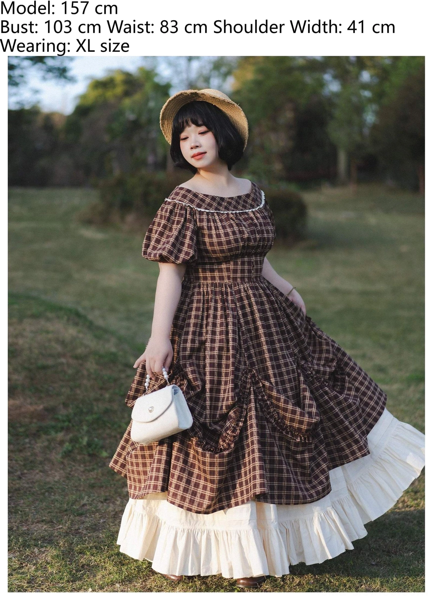 Classic Lolita OP dress side zipper closure detail practical invisible design feature close-up